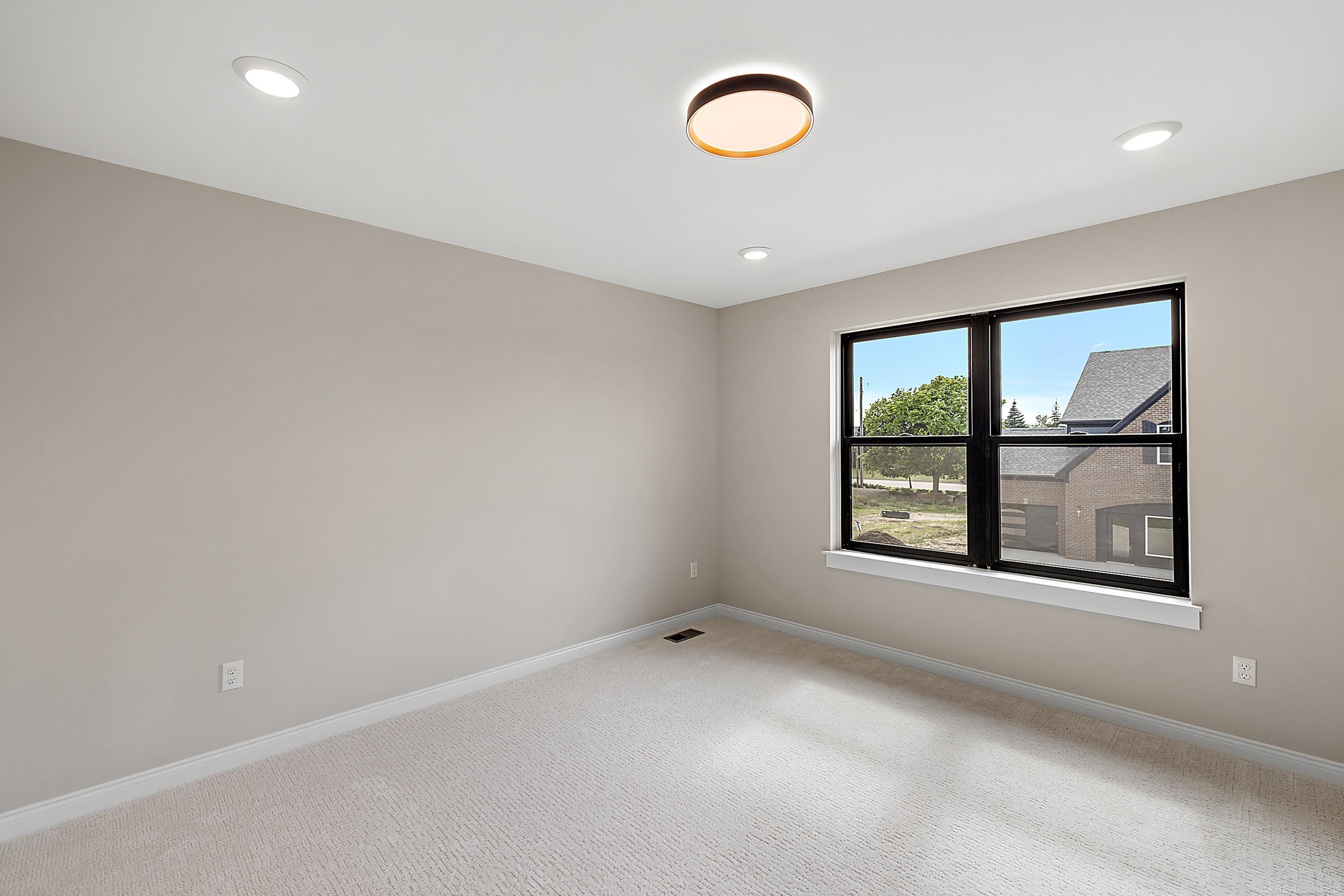 42512 Saddle Lane Sterling Heights City MI 48314