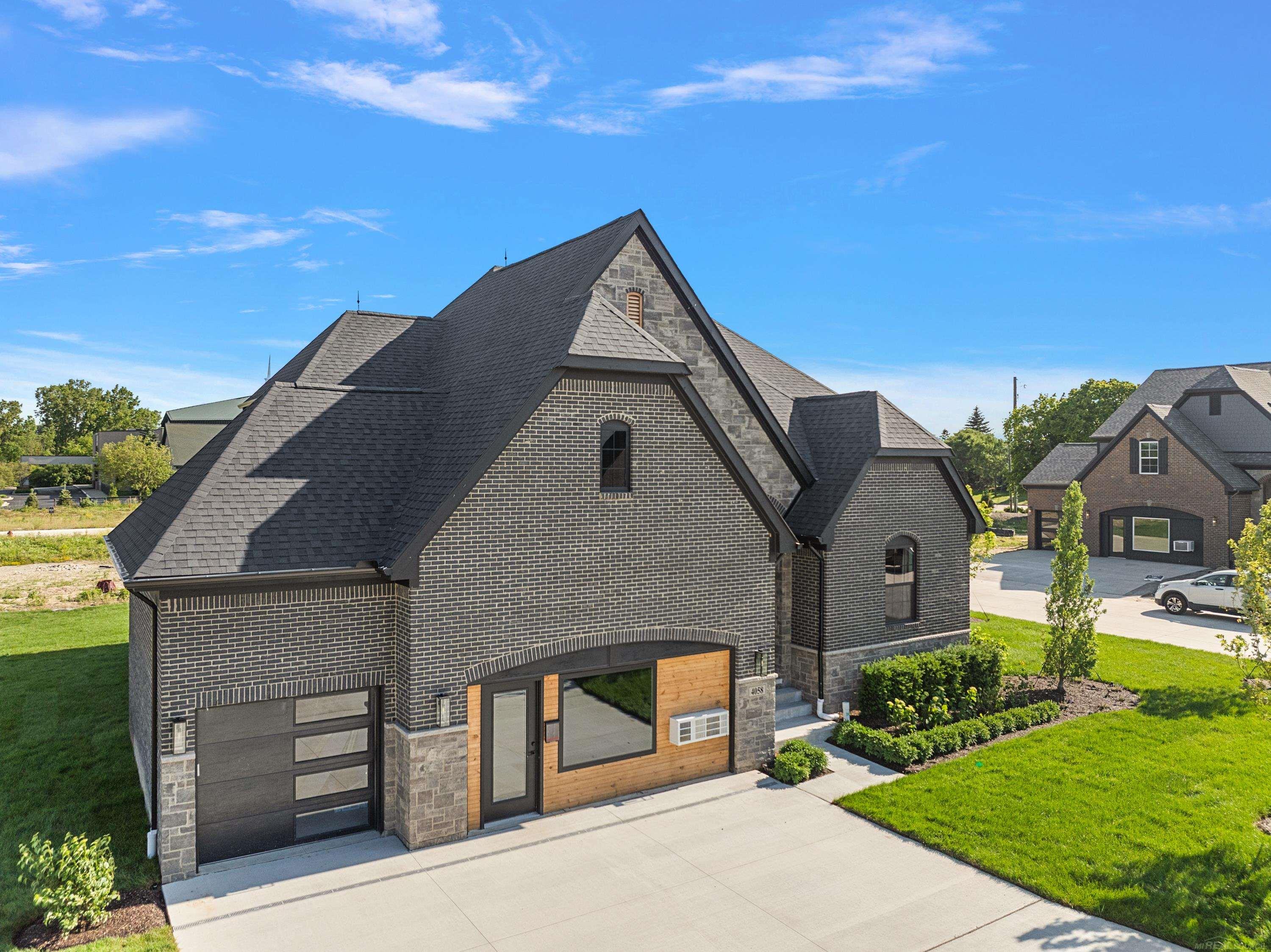 42512 Saddle Lane Sterling Heights City MI 48314