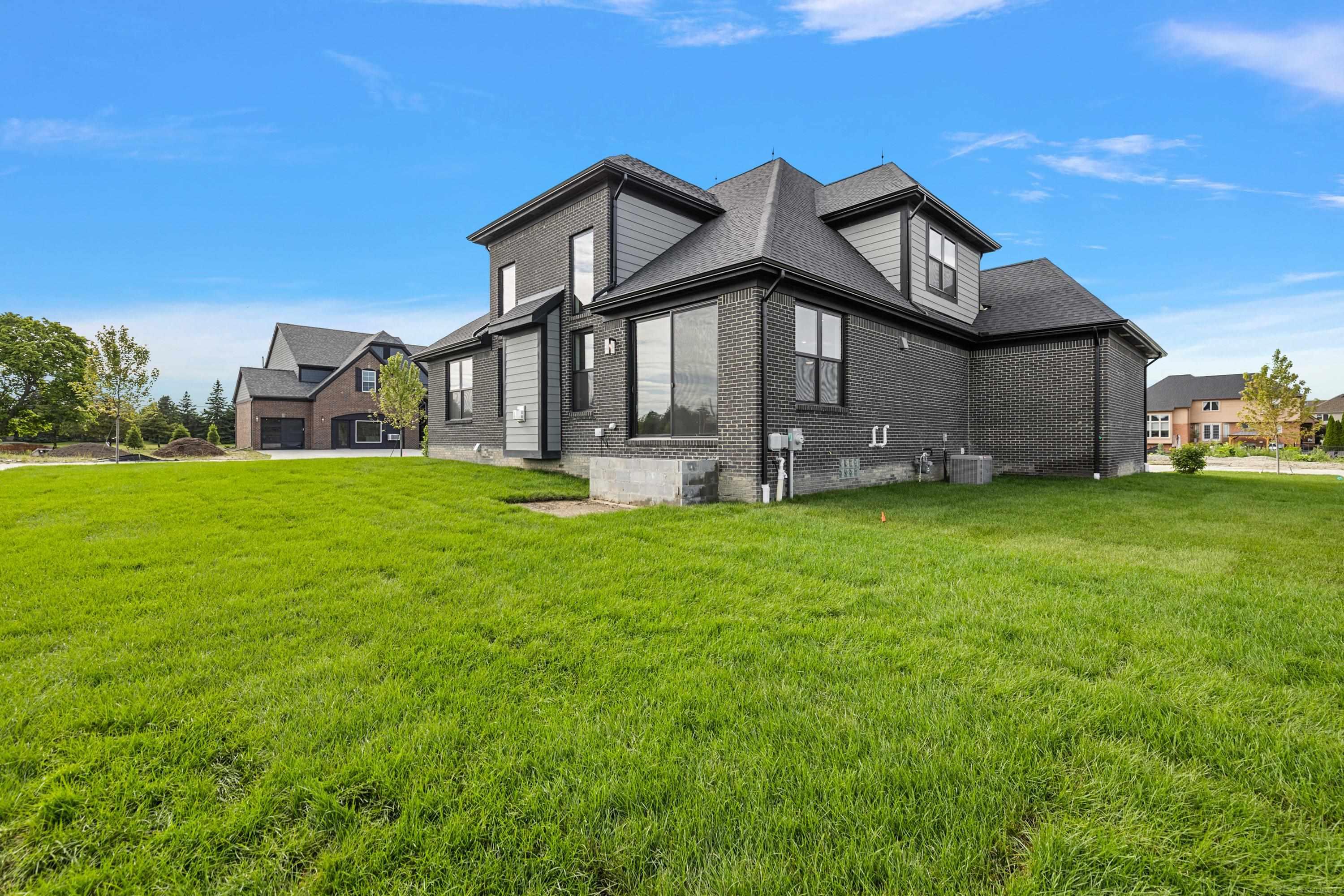 42512 Saddle Lane Sterling Heights City MI 48314