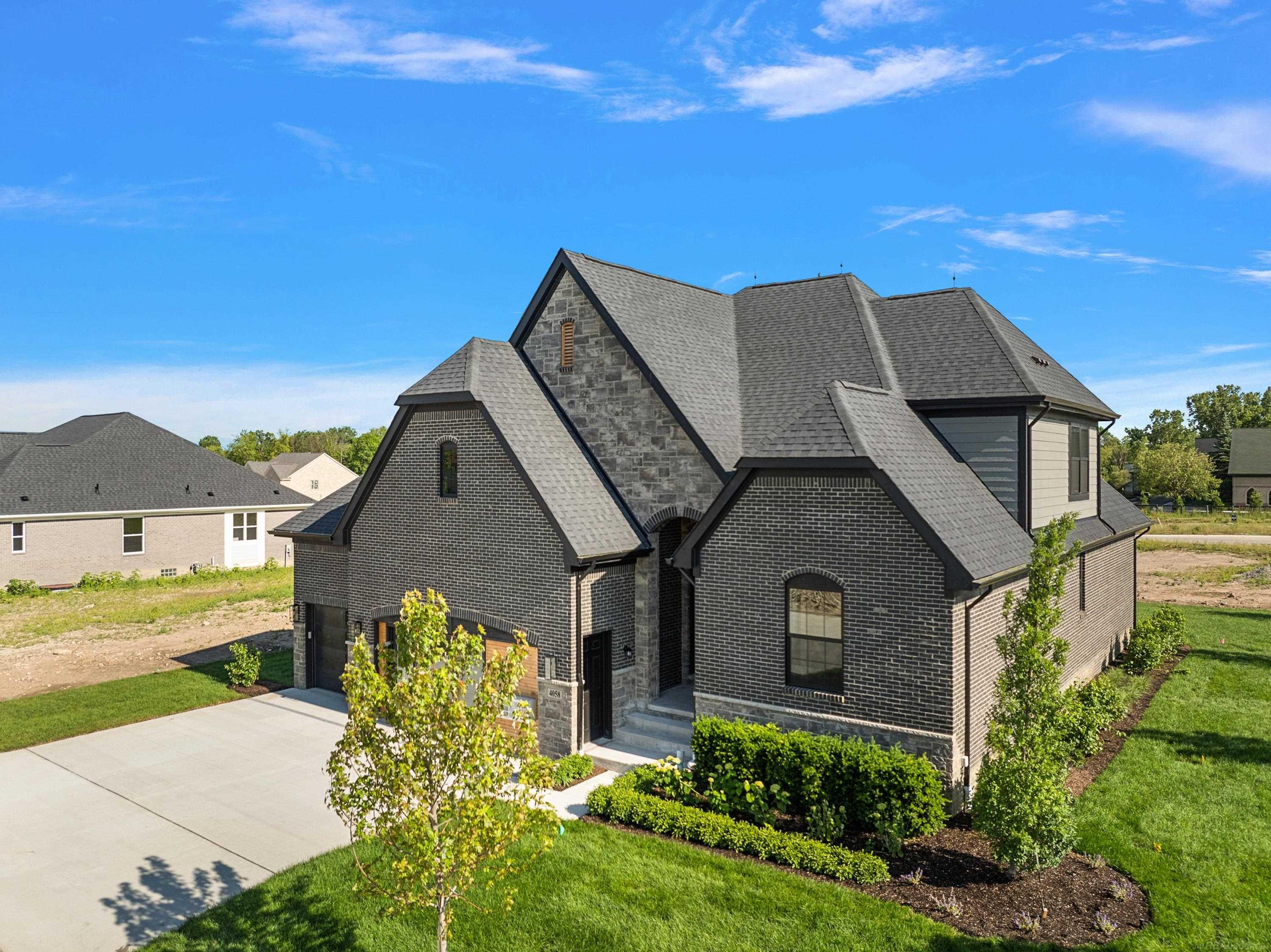 42512 Saddle Lane Sterling Heights City MI 48314