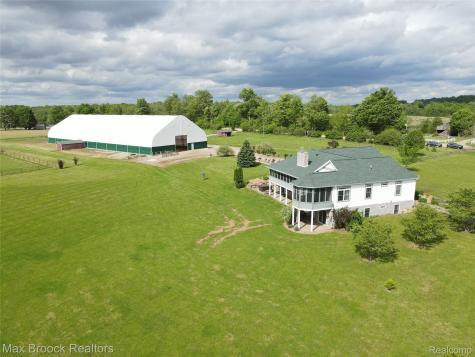 58282 Savage Road Newberg Township MI 49095