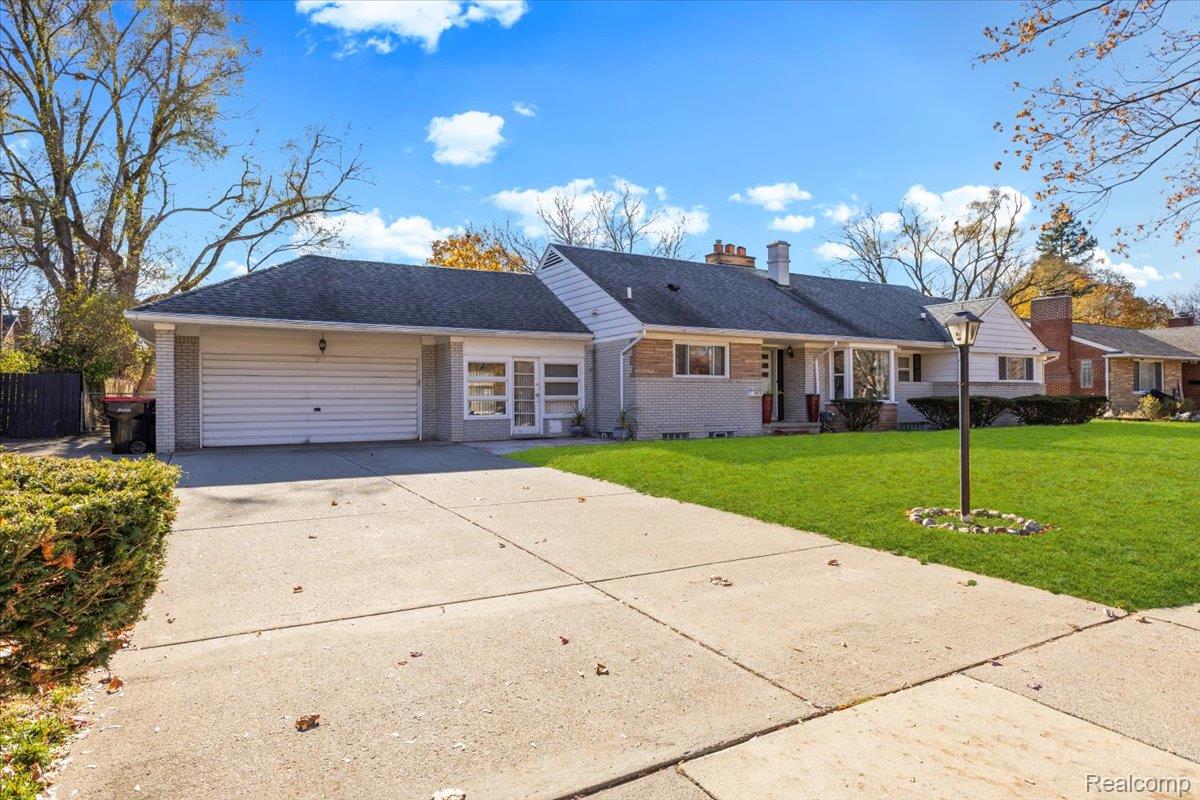 18131 Magnolia Avenue Southfield City MI 48075
