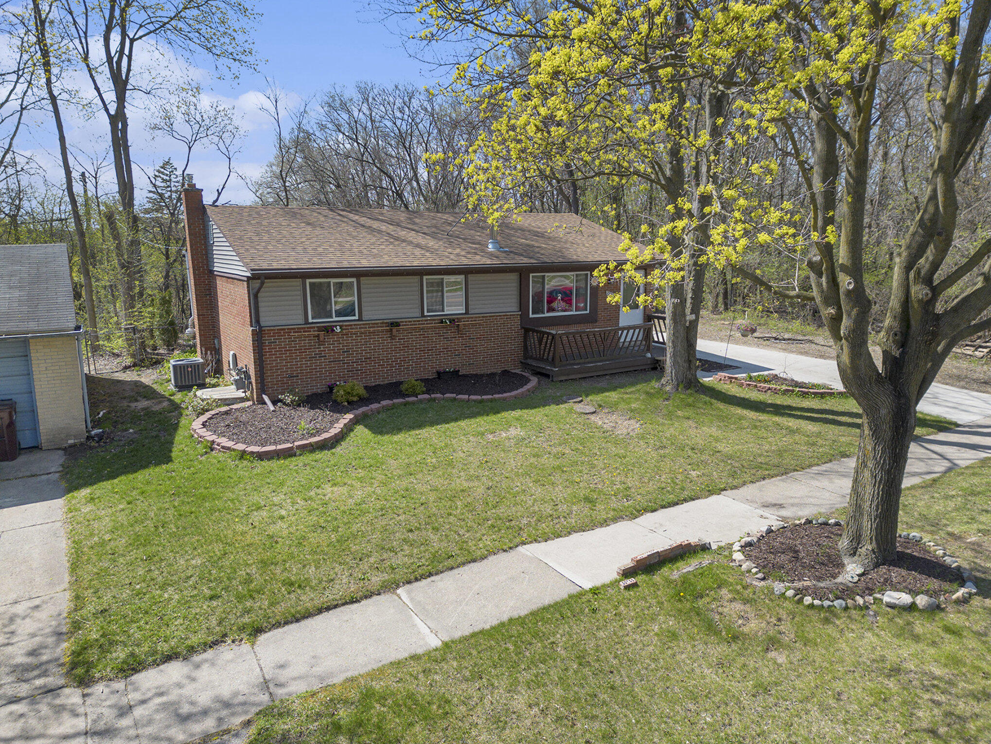 2281 Pontiac Trail Ann Arbor City MI 48105