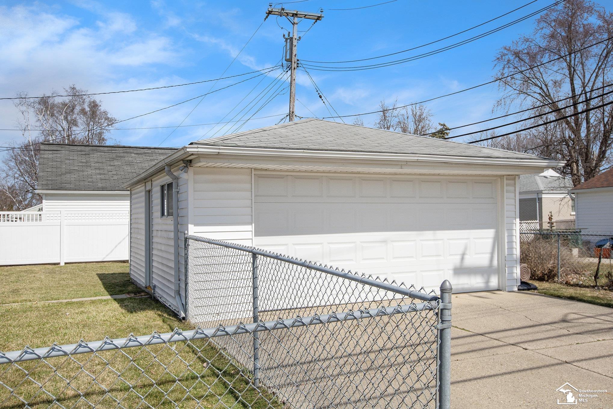 11012 Haller Street Livonia City MI 48150