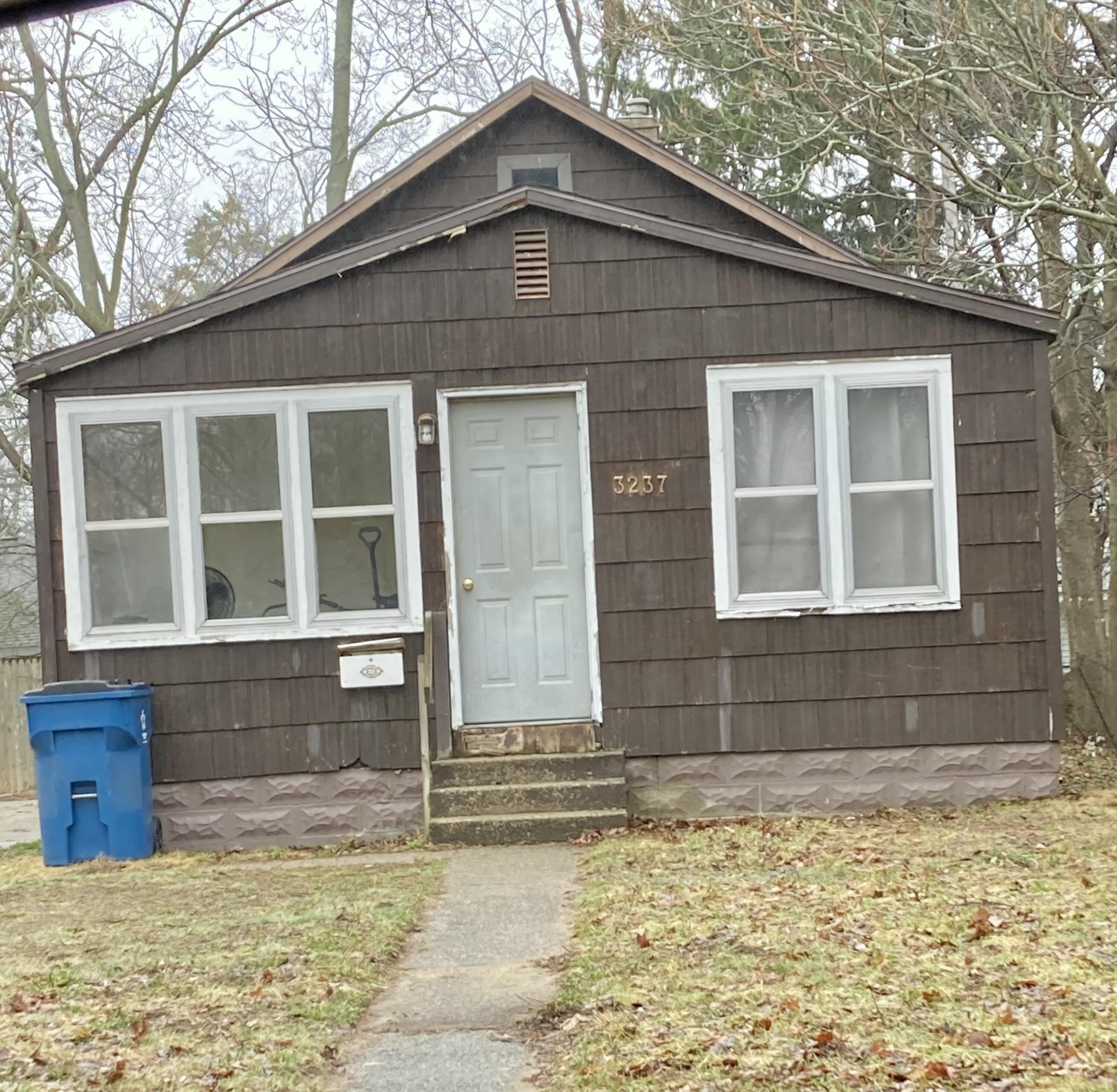 3237 Highland Street Muskegon Heights City MI 49444