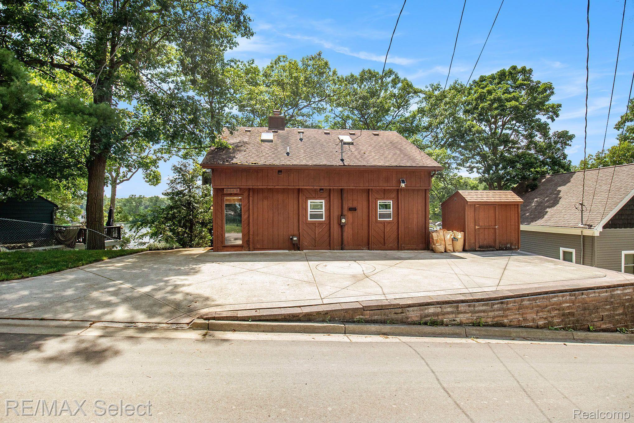 8447 Peninsular Drive Argentine Township MI 48430