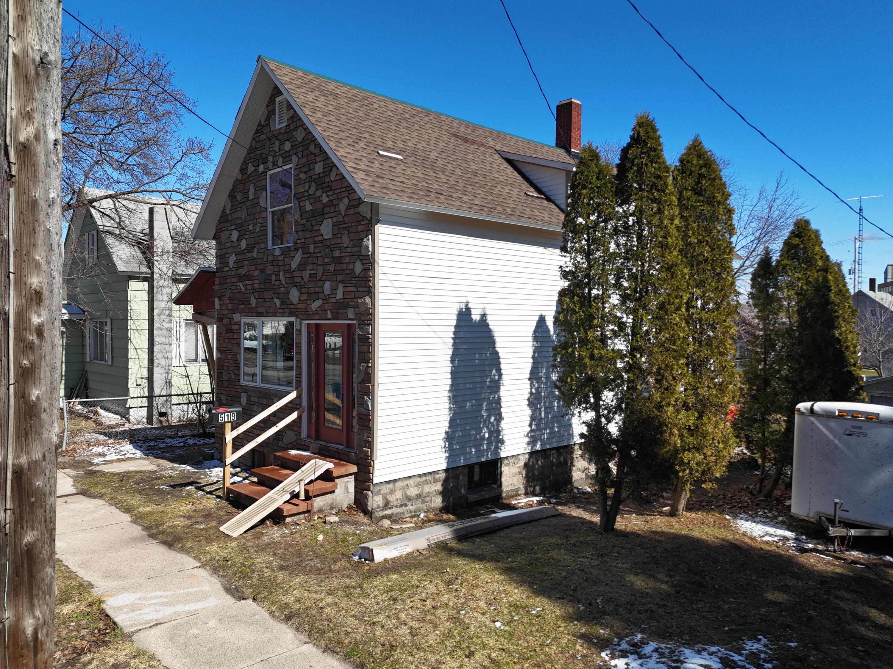 519 Davis Street Manistee City MI 49660