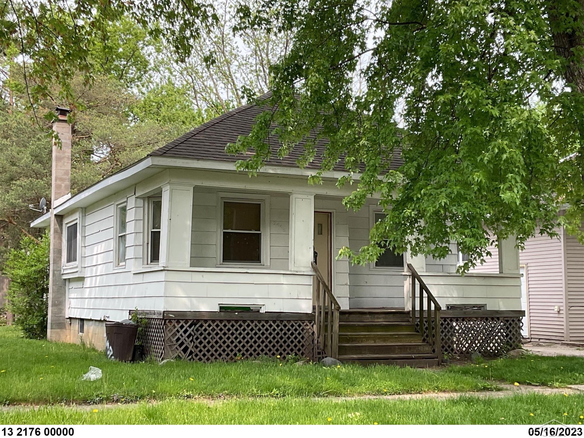 2445 N Bond Street Saginaw City MI 48602
