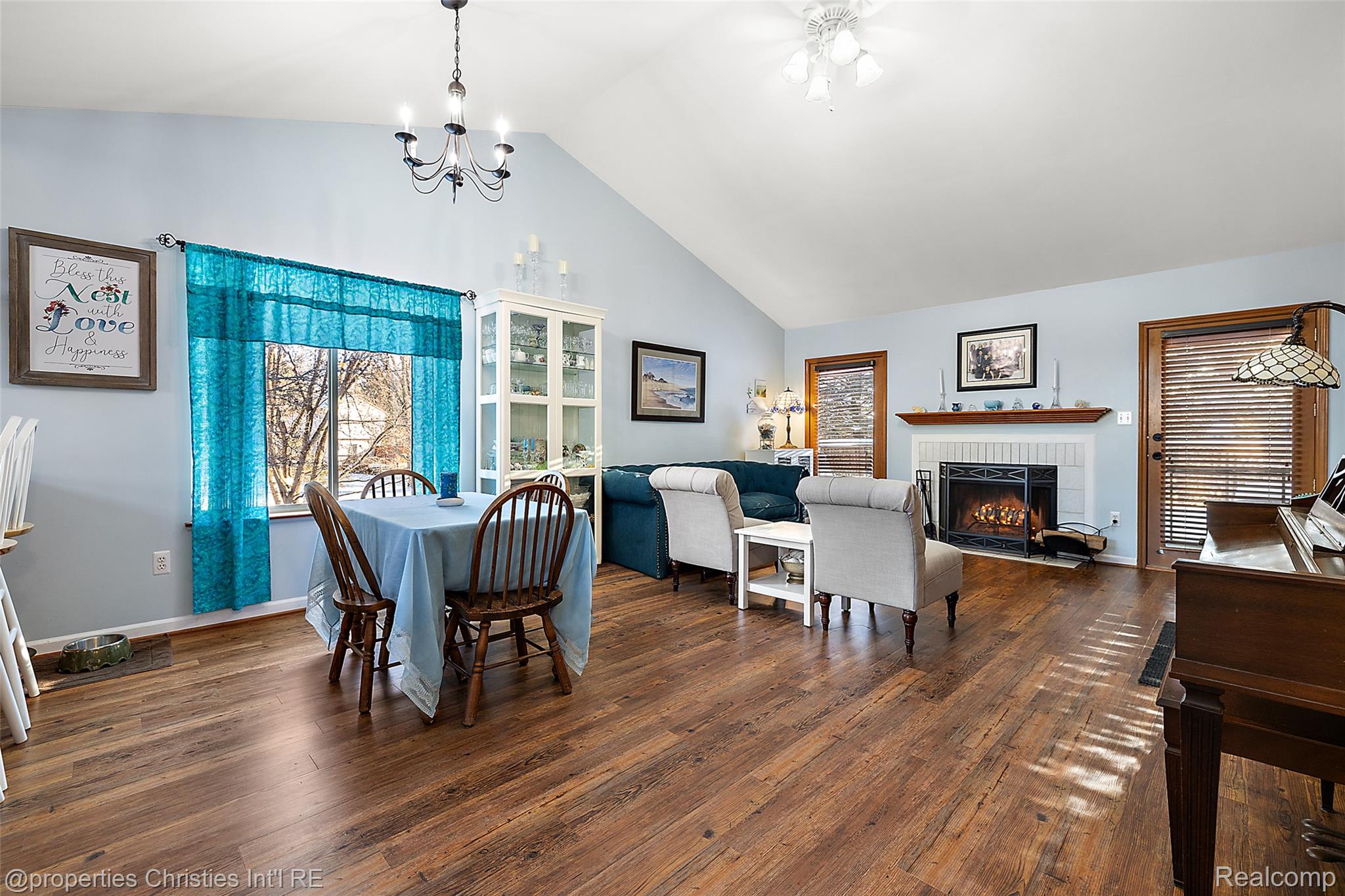 742 Feather Court South Lyon City MI 48178