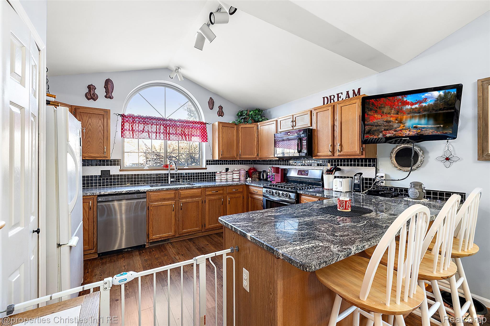 742 Feather Court South Lyon City MI 48178