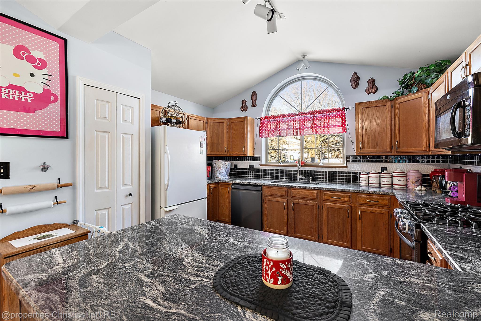 742 Feather Court South Lyon City MI 48178