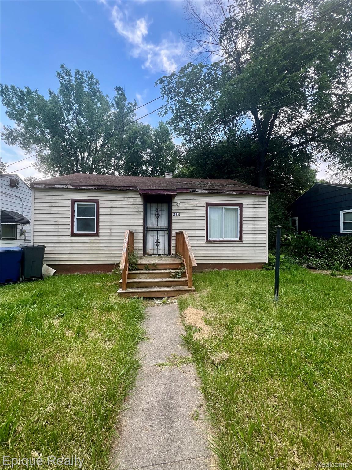 1218 E Piper Avenue Flint City MI 48505