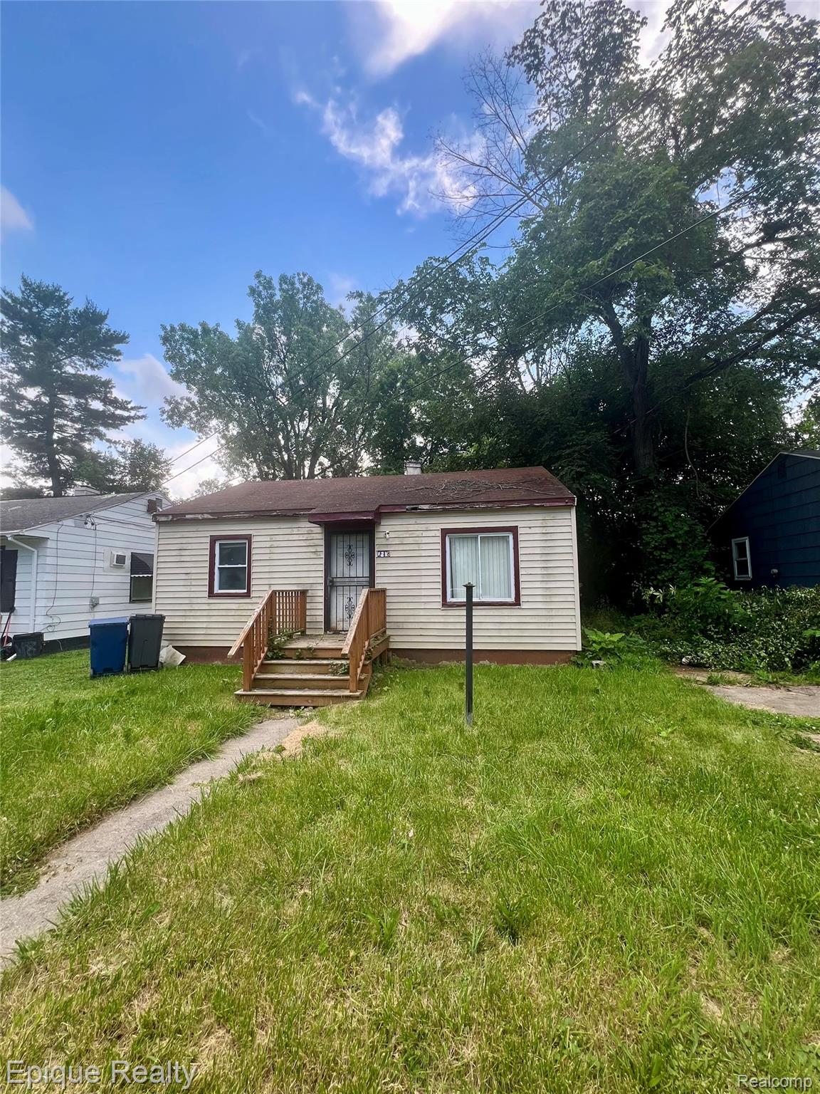 1218 E Piper Avenue Flint City MI 48505