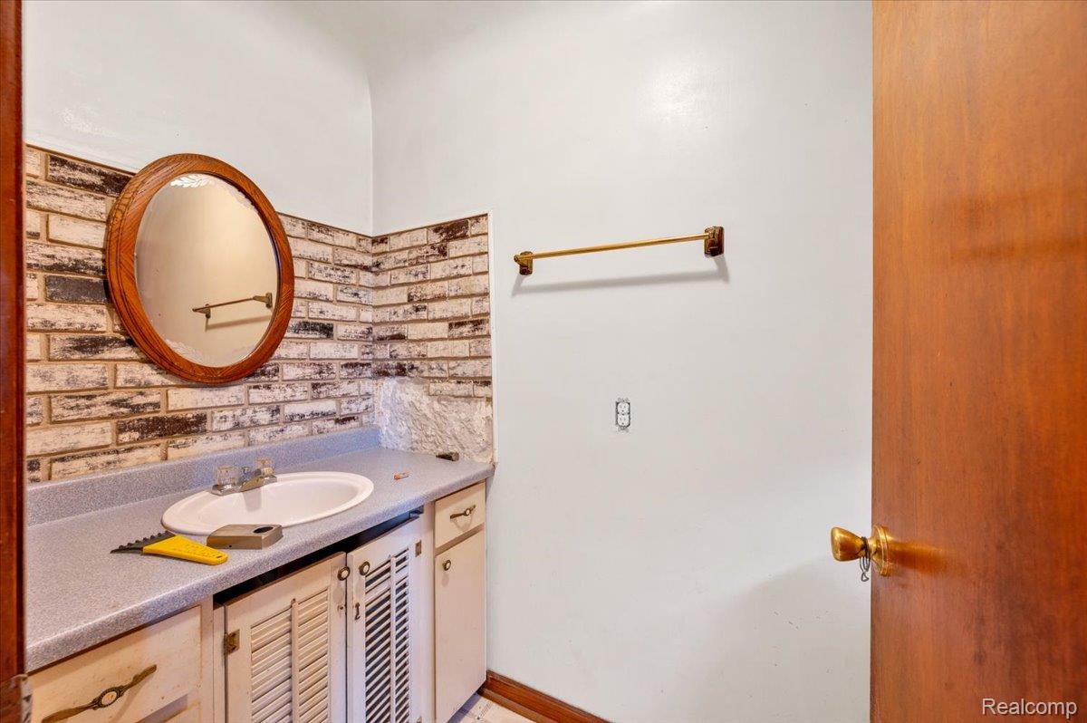 5416 Sandy Lane Oregon Township MI 48421