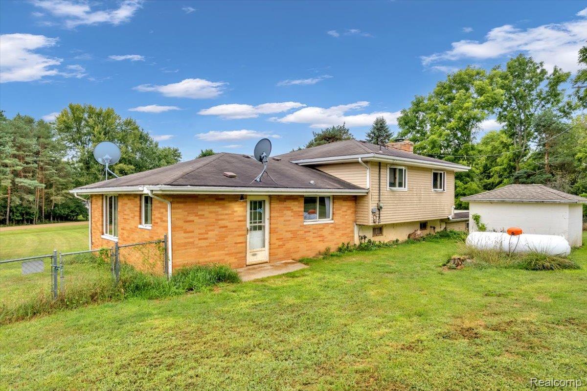 5416 Sandy Lane Oregon Township MI 48421