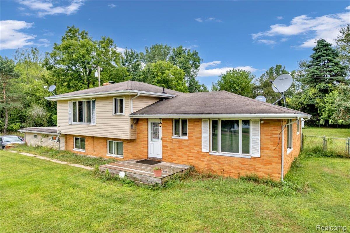 5416 Sandy Lane Oregon Township MI 48421
