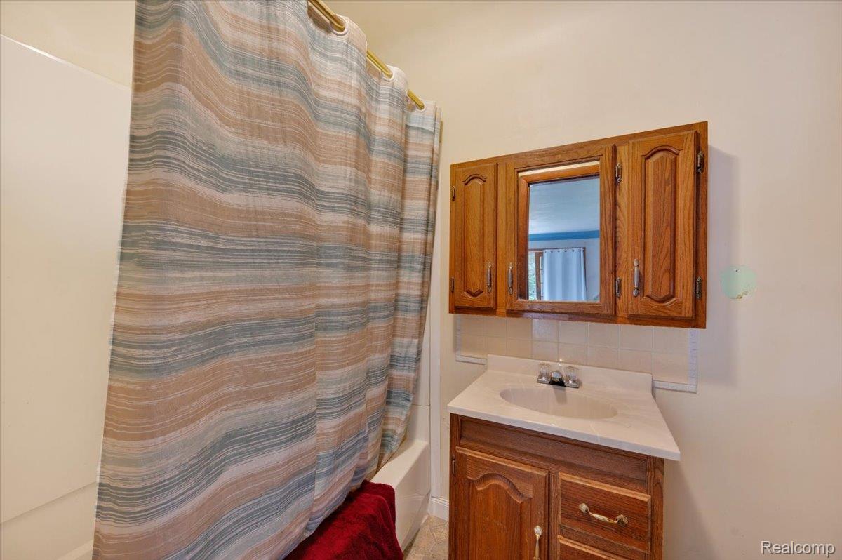 5416 Sandy Lane Oregon Township MI 48421