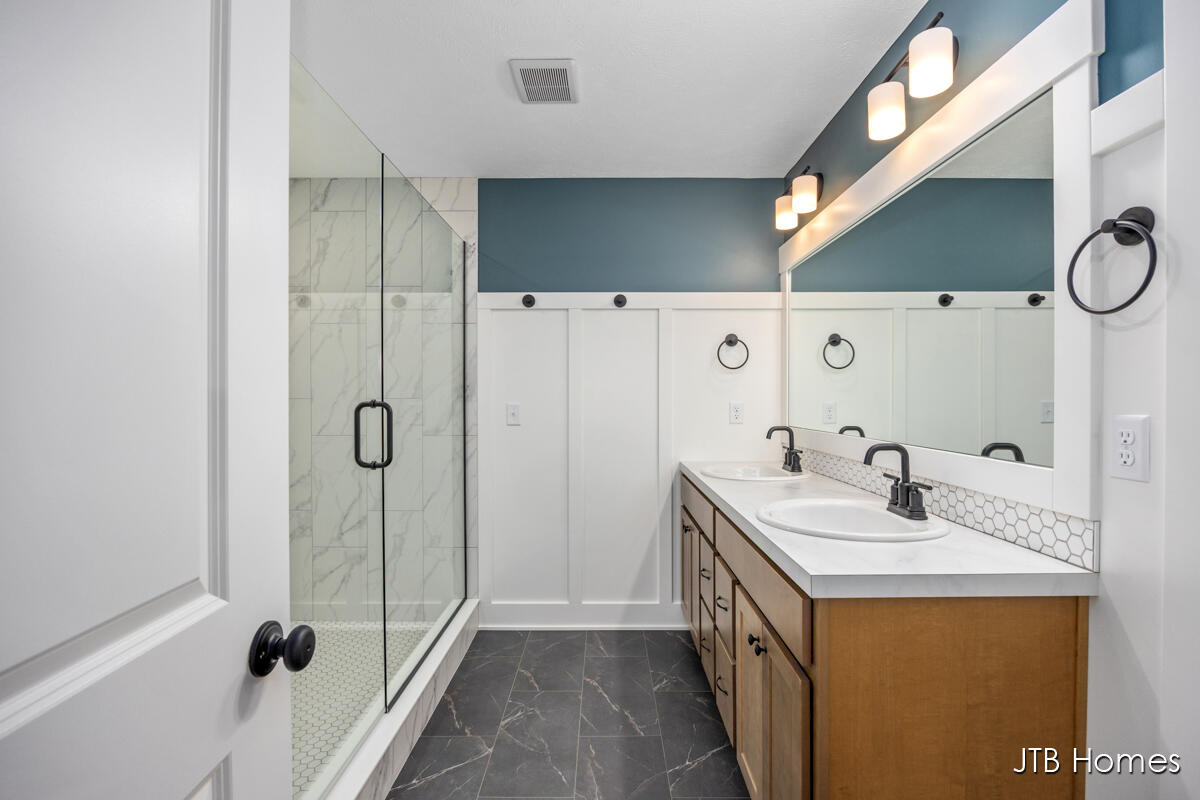 11440 Shoreline Drive Allendale Charter Township MI 49401