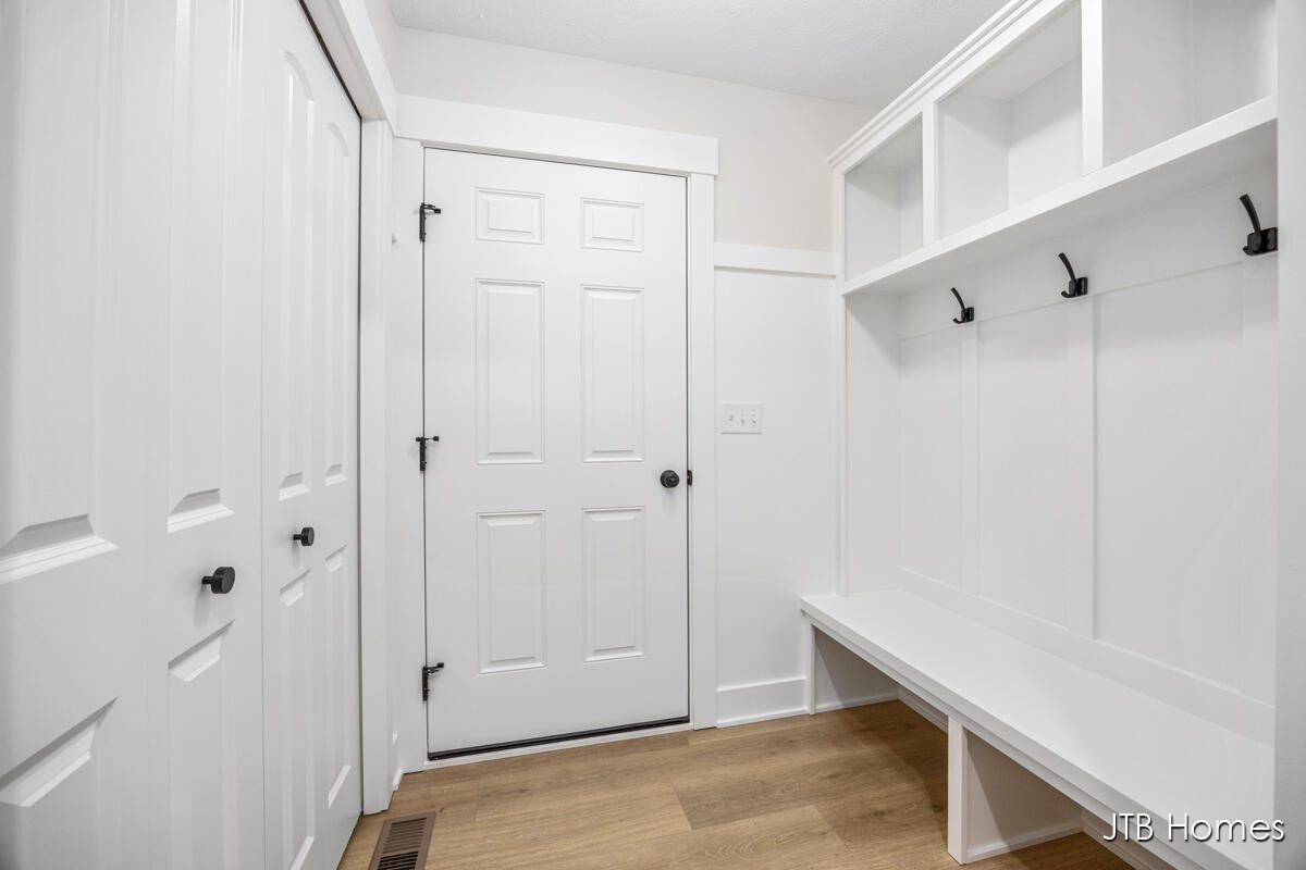 11440 Shoreline Drive Allendale Charter Township MI 49401