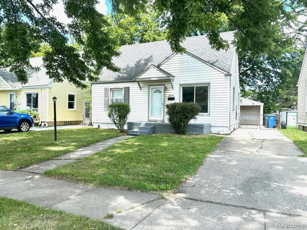 26736 Oakland Street Inkster City MI 48141