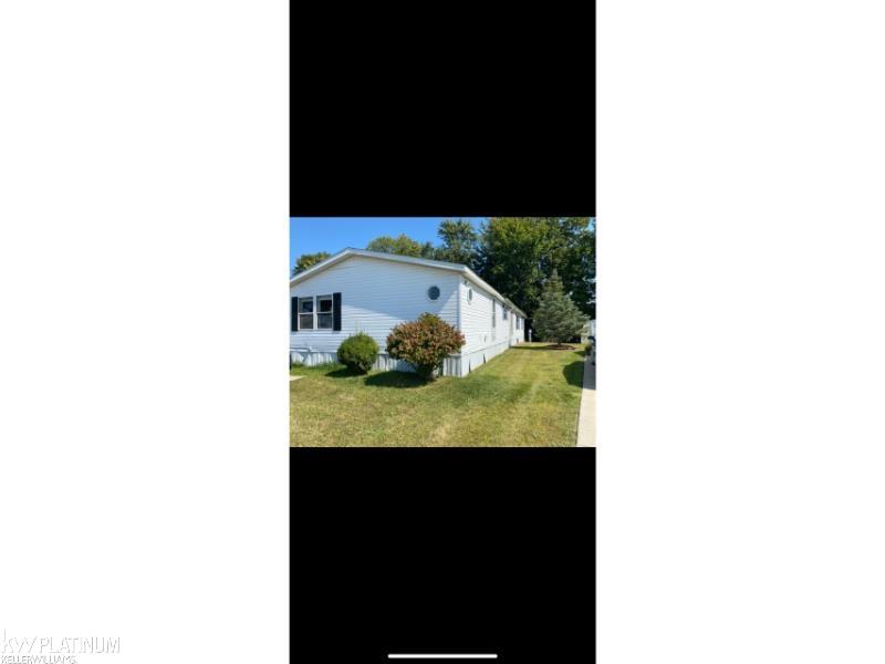 52239 Landsdowne Circle Chesterfield Township MI 48051