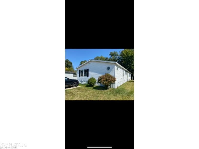 52239 Landsdowne Circle Chesterfield Township MI 48051