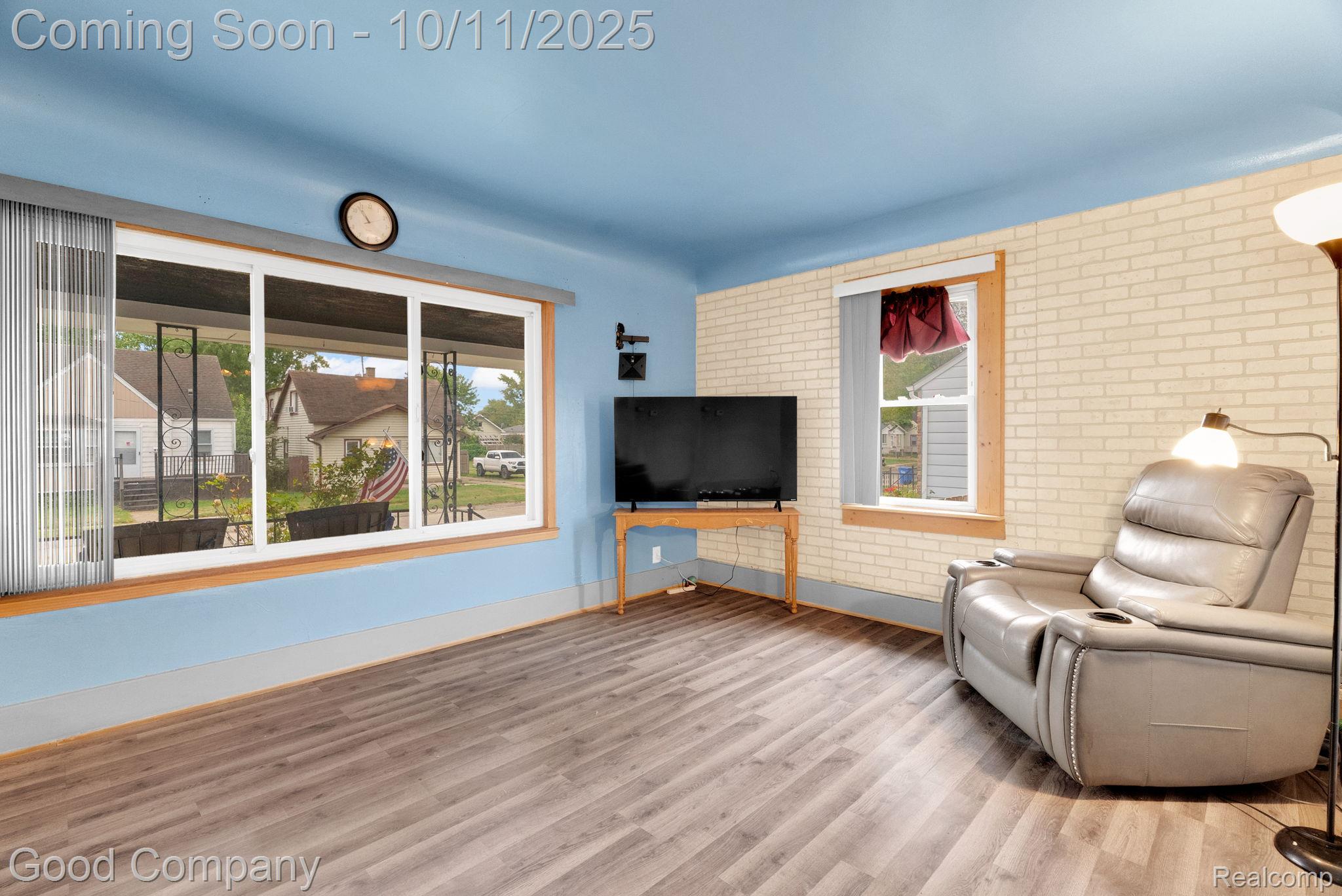 8459 Timken Avenue Warren City MI 48089