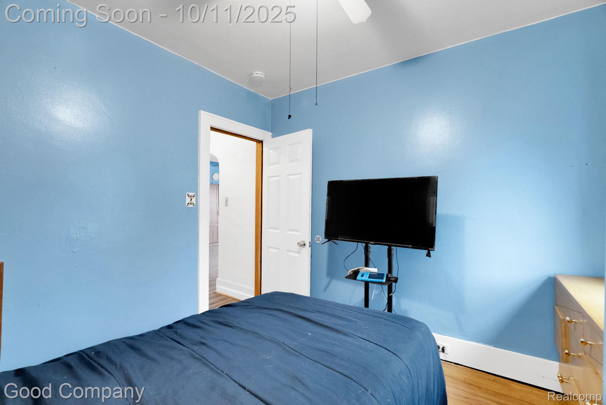 8459 Timken Avenue Warren City MI 48089