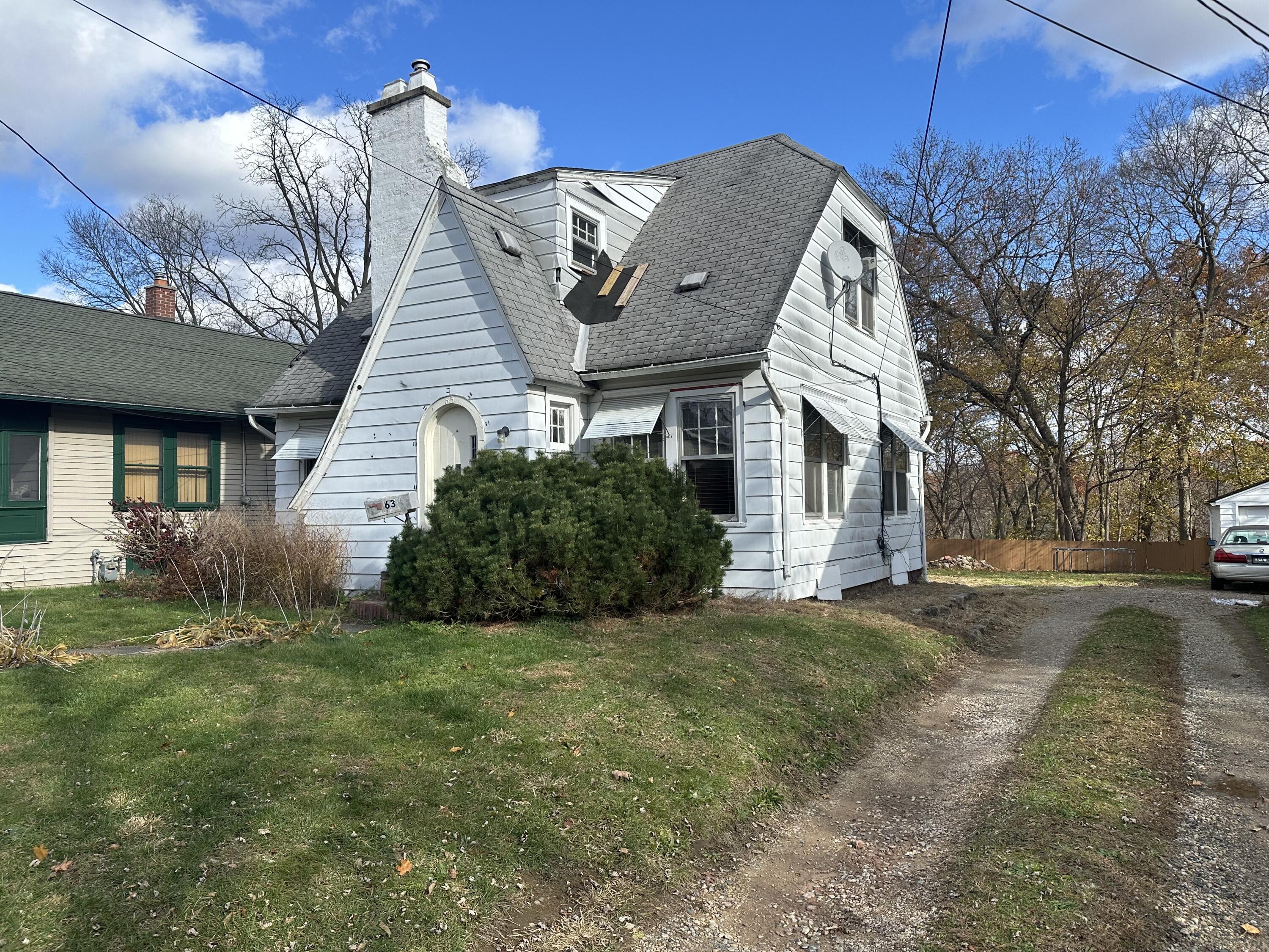 63 Maple Grove Avenue Battle Creek City MI 49017