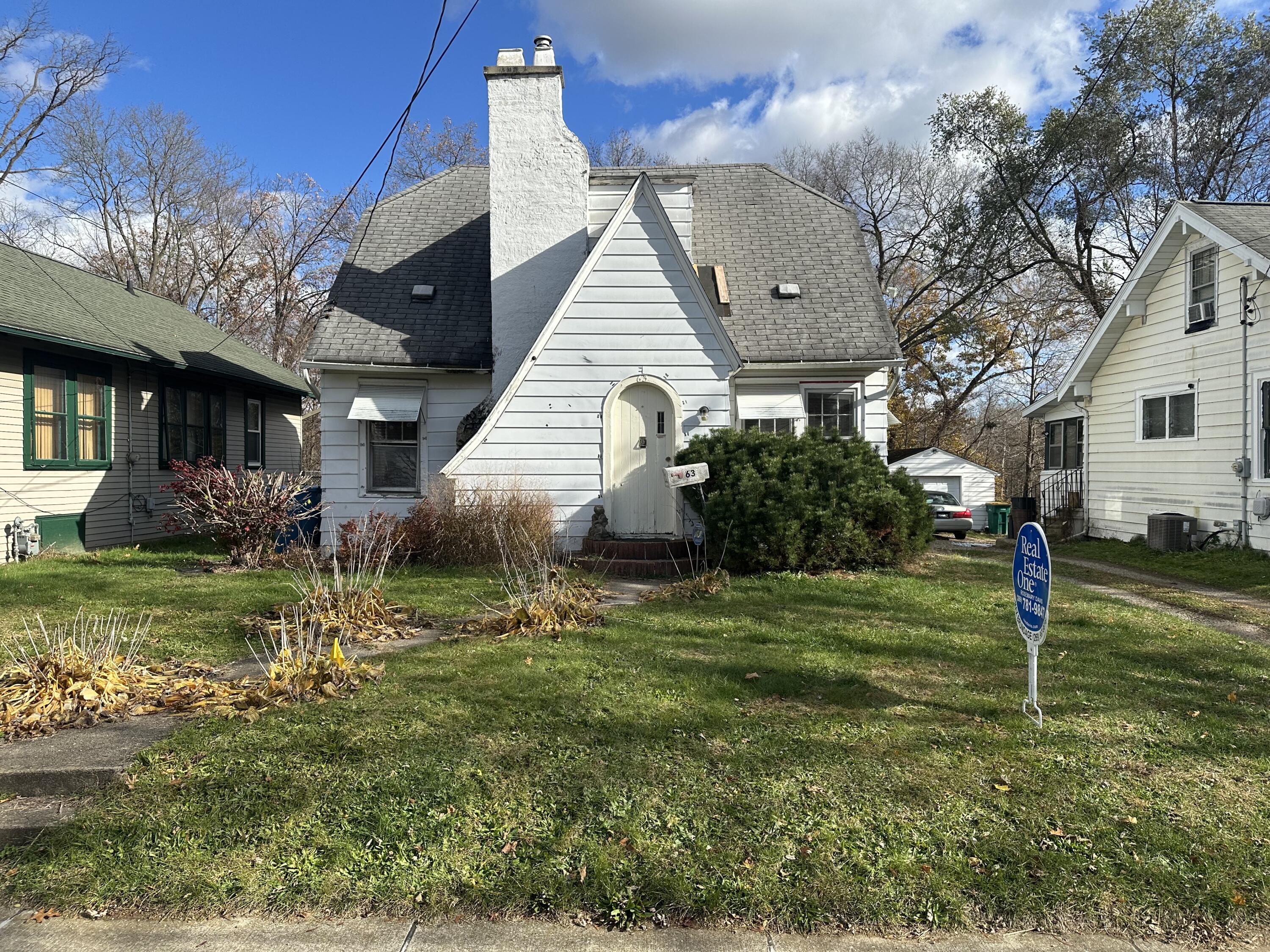 63 Maple Grove Avenue Battle Creek City MI 49017