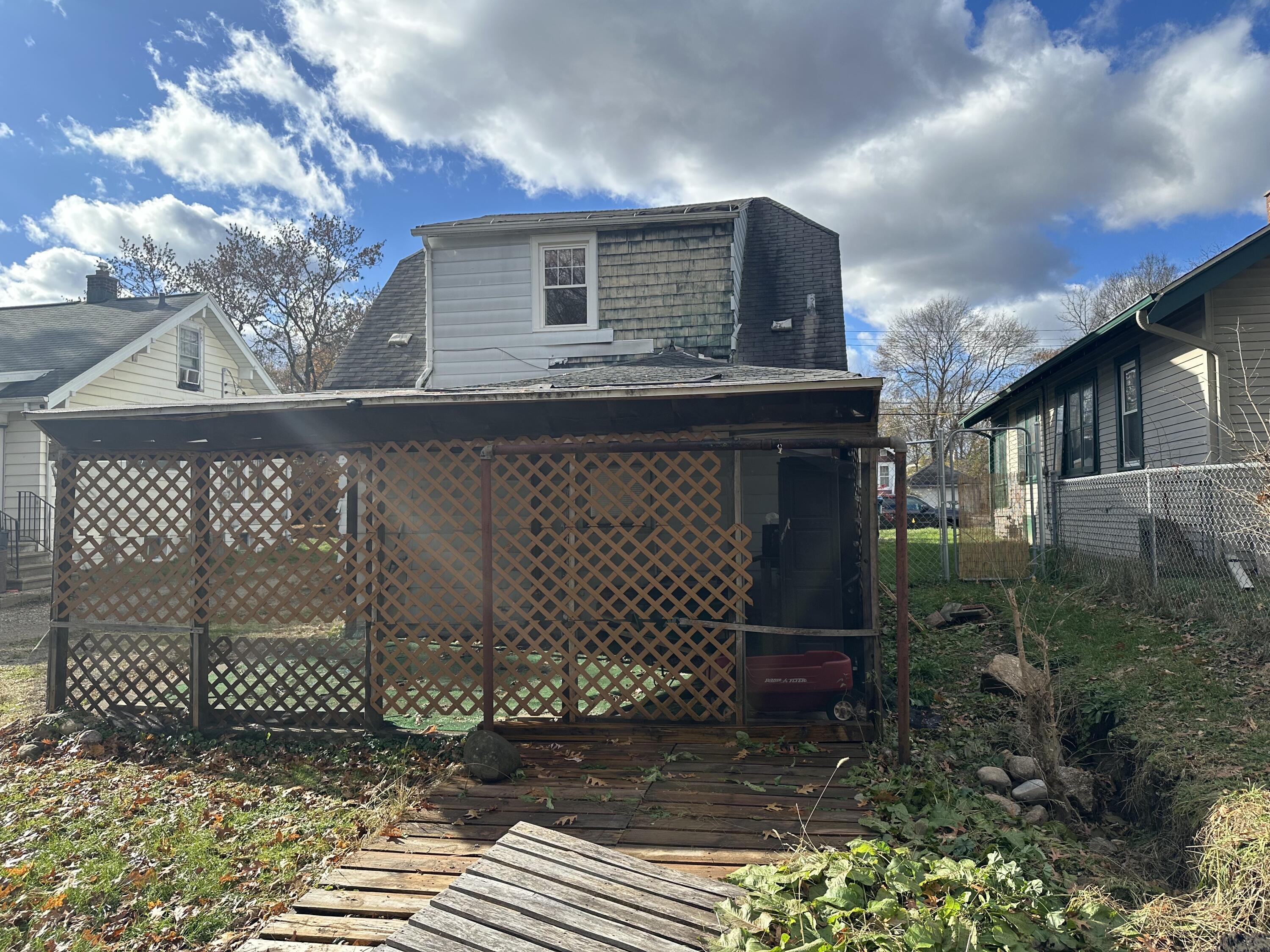 63 Maple Grove Avenue Battle Creek City MI 49017