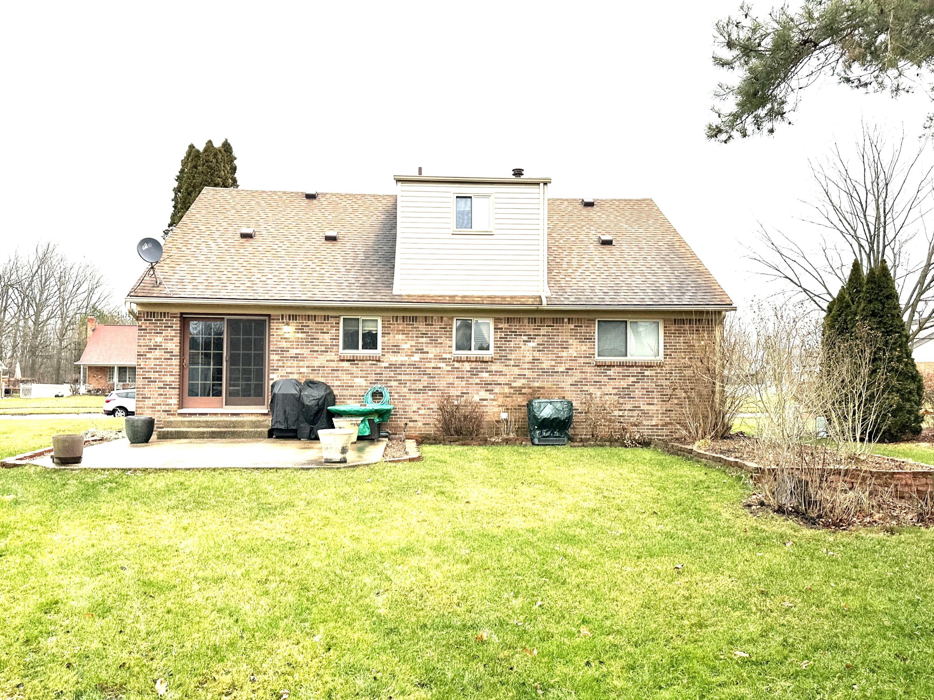 2210 Woodmont Drive W Canton Charter Township MI 48188