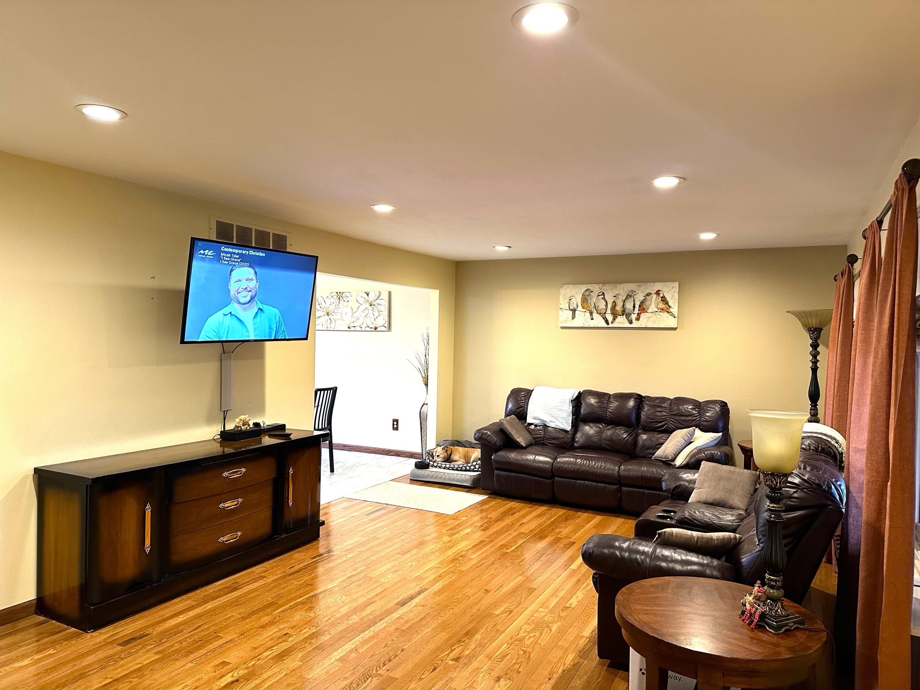 2210 Woodmont Drive W Canton Charter Township MI 48188