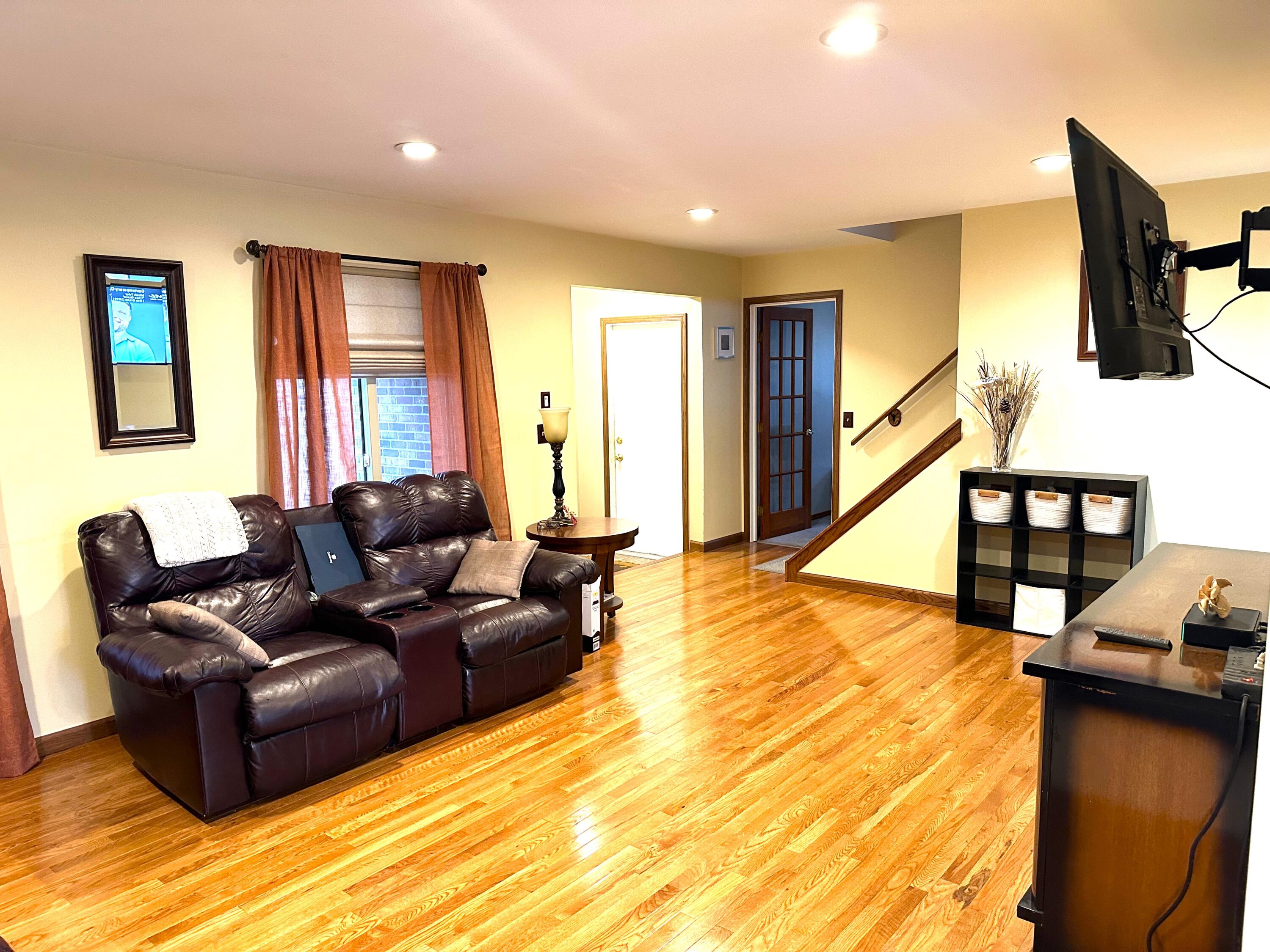 2210 Woodmont Drive W Canton Charter Township MI 48188