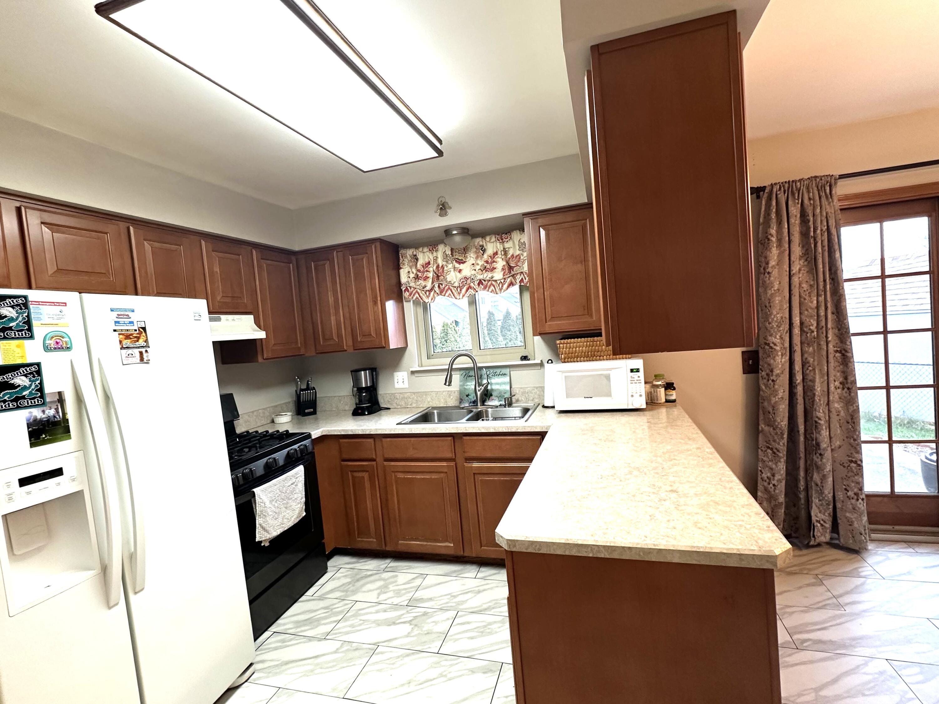 2210 Woodmont Drive W Canton Charter Township MI 48188