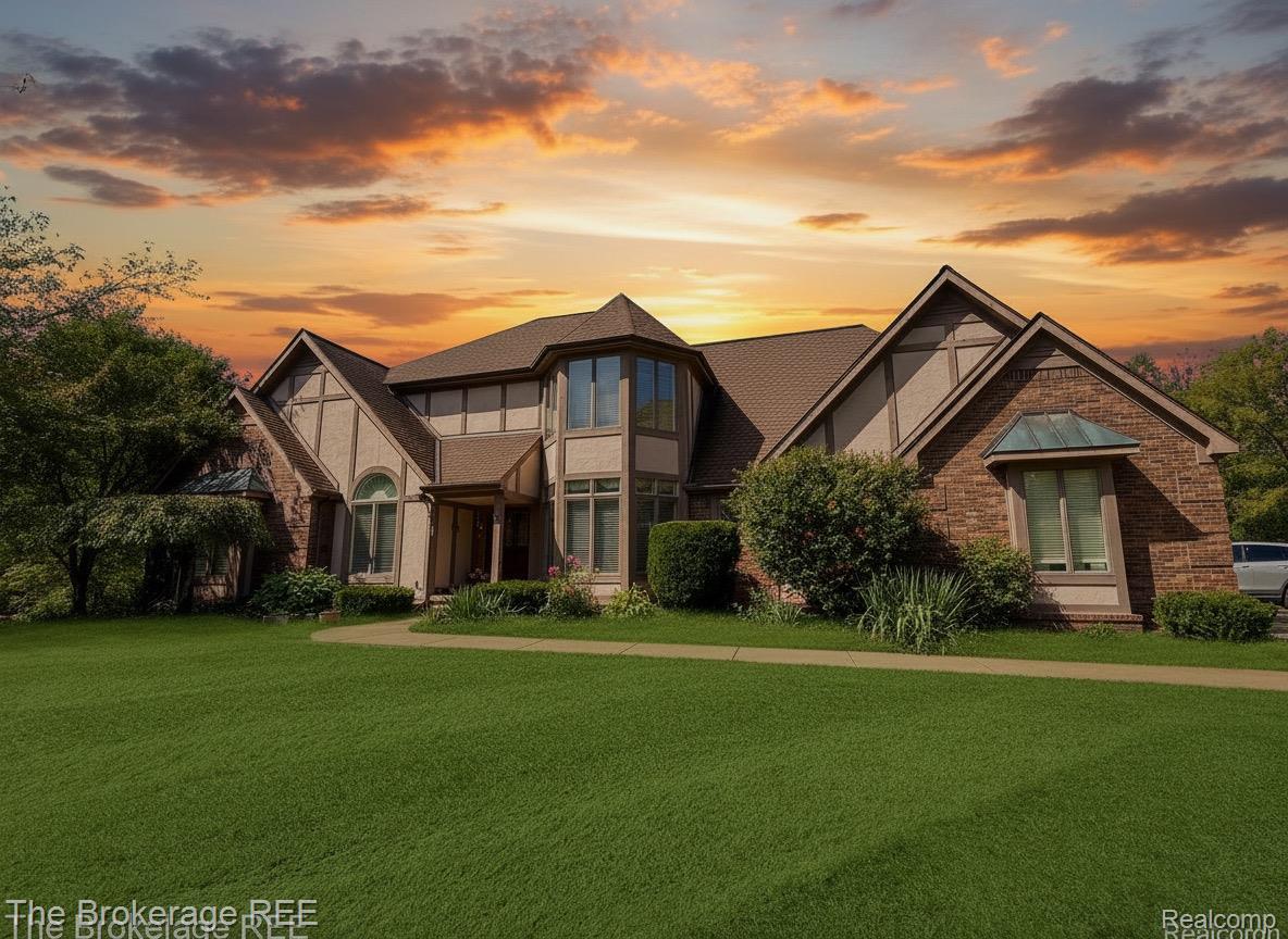 Green Oak Township MI, 12088 Pinebrook Lane