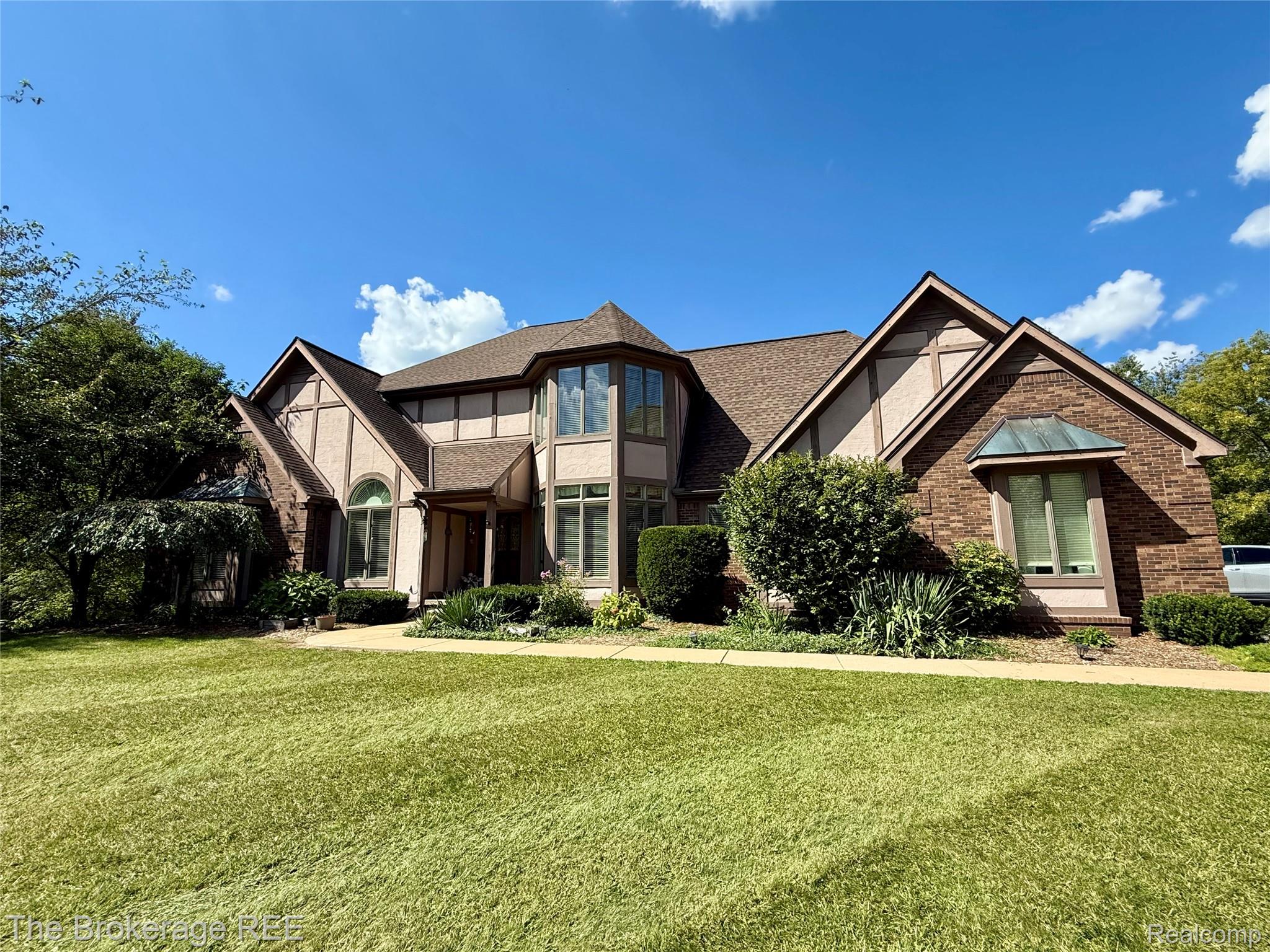 12088 Pinebrook Lane Green Oak Township MI 48178