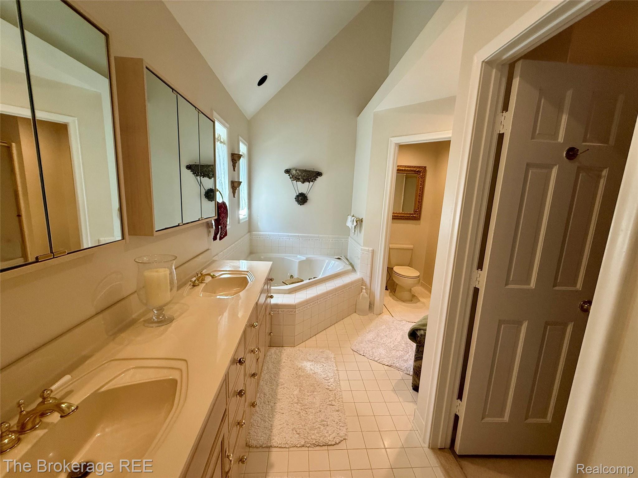 12088 Pinebrook Lane Green Oak Township MI 48178