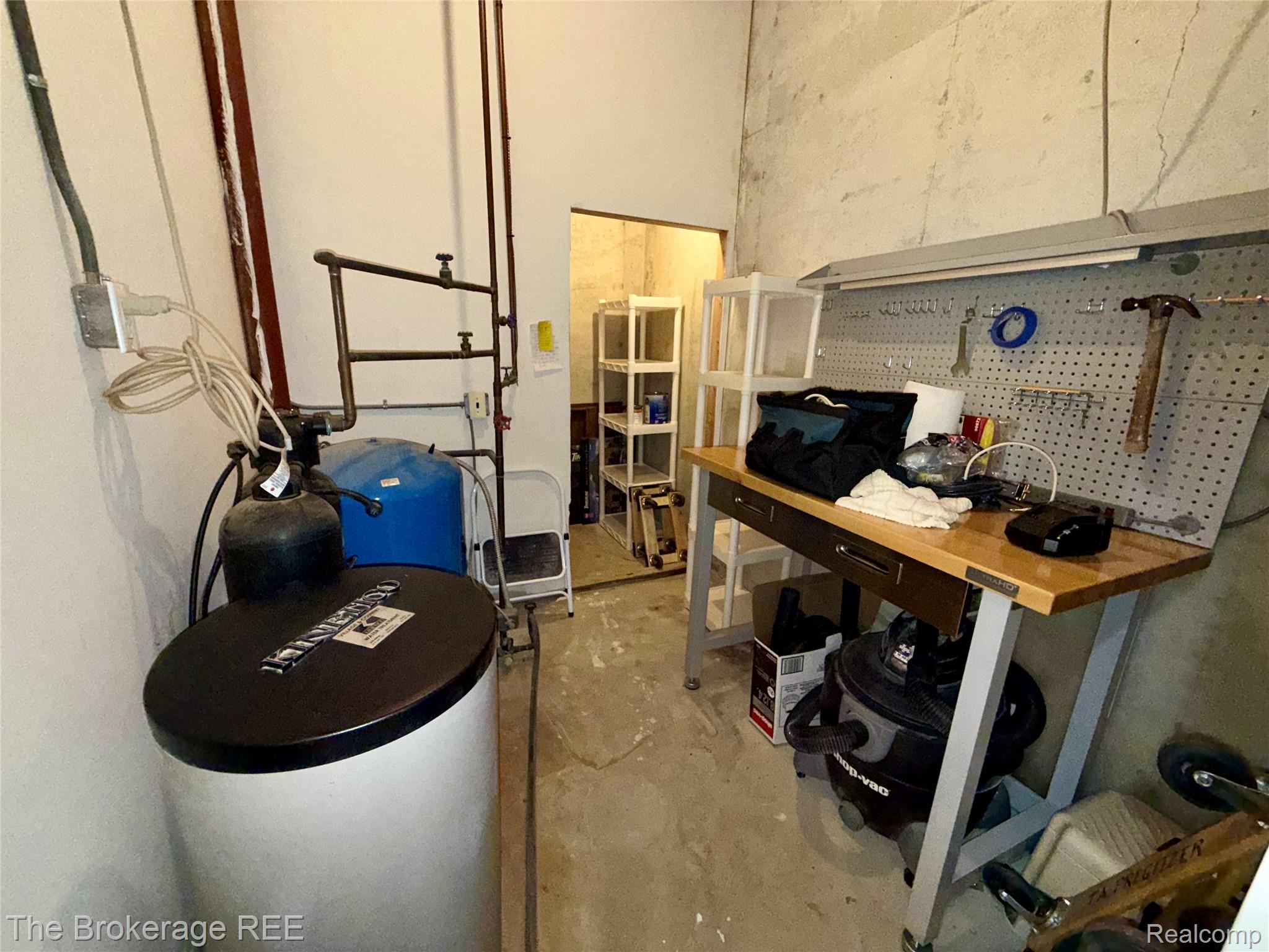 12088 Pinebrook Lane Green Oak Township MI 48178