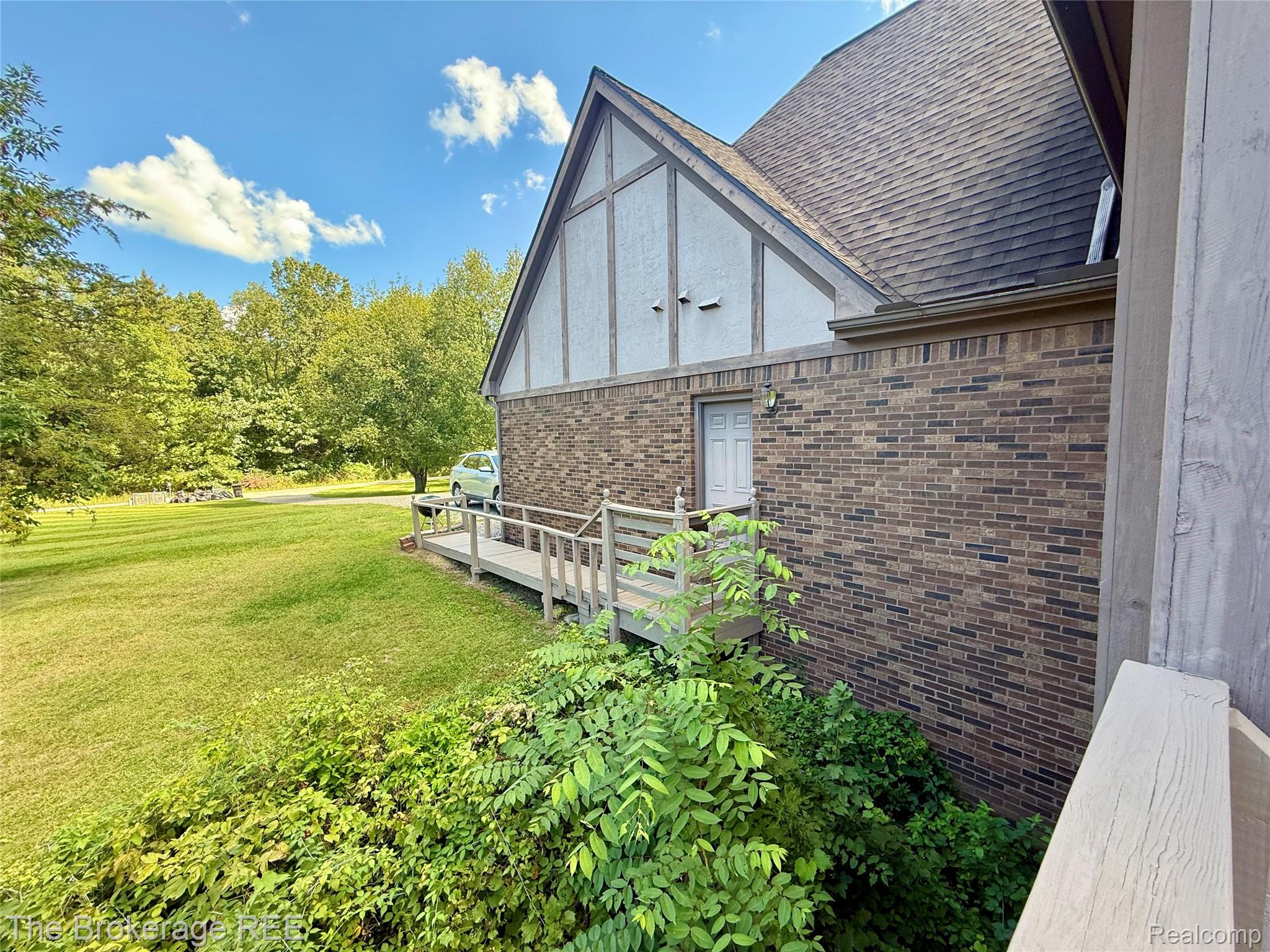 12088 Pinebrook Lane Green Oak Township MI 48178