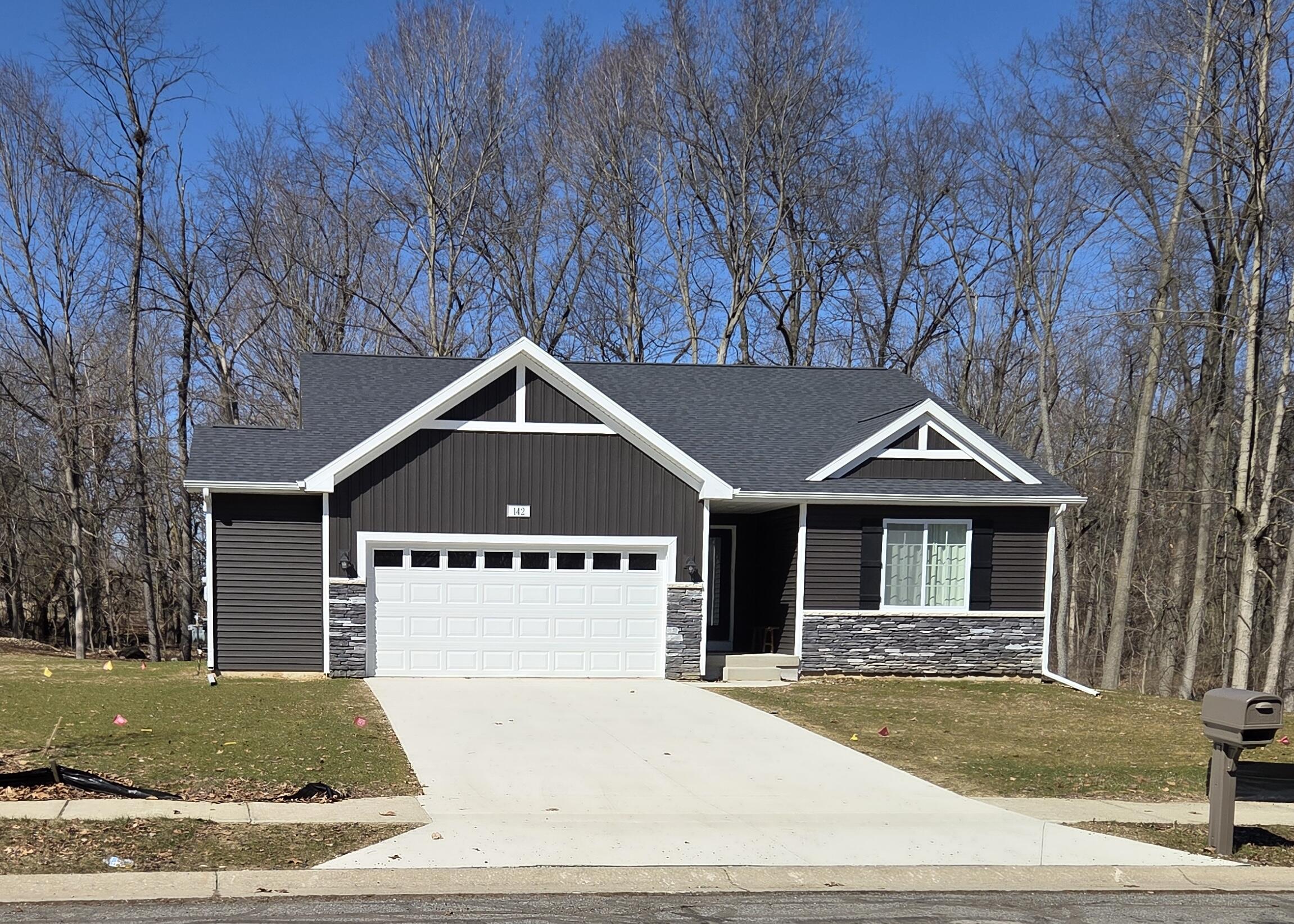 210 Glenwood Circle Manchester Village MI 48158