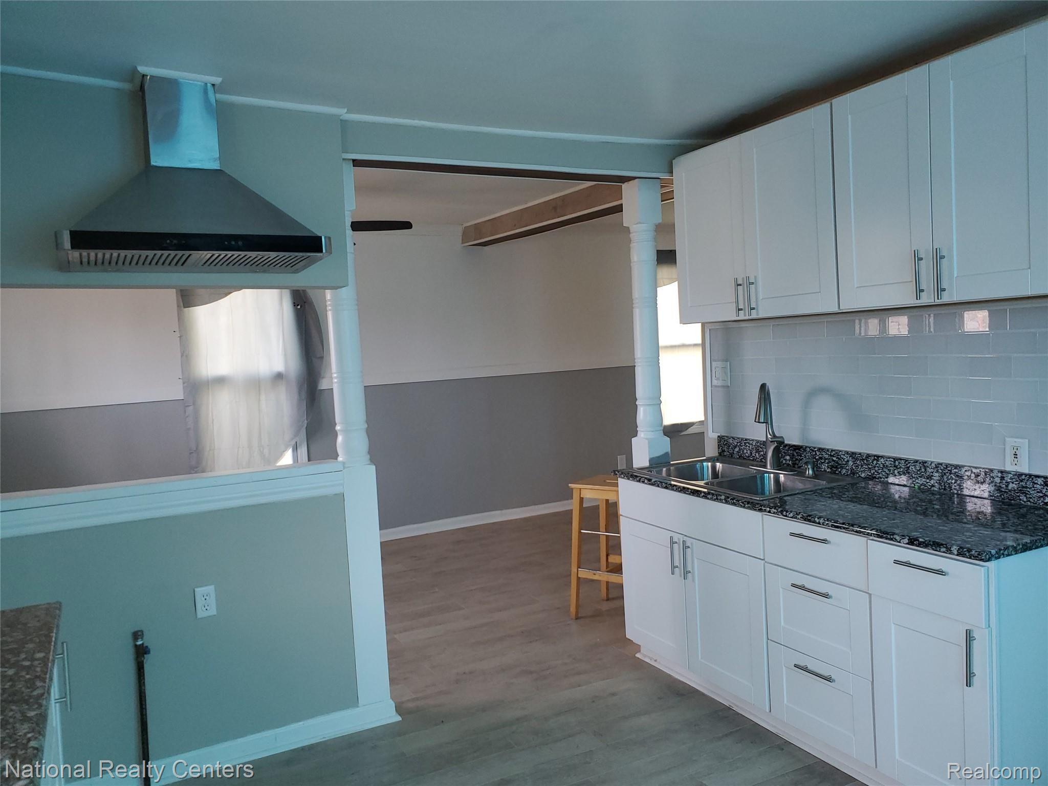 118 Henry Clay Avenue Pontiac City MI 48341
