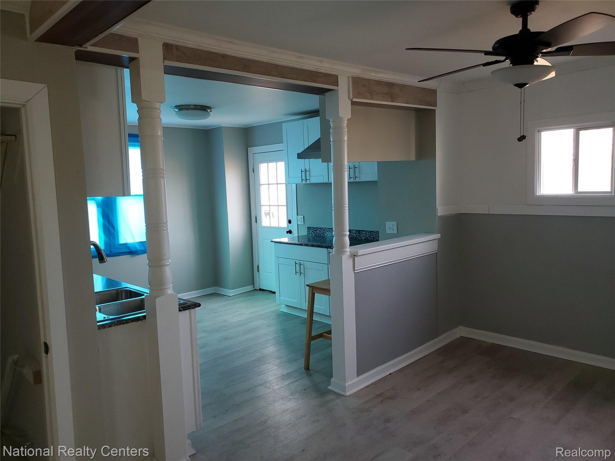 118 Henry Clay Avenue Pontiac City MI 48341