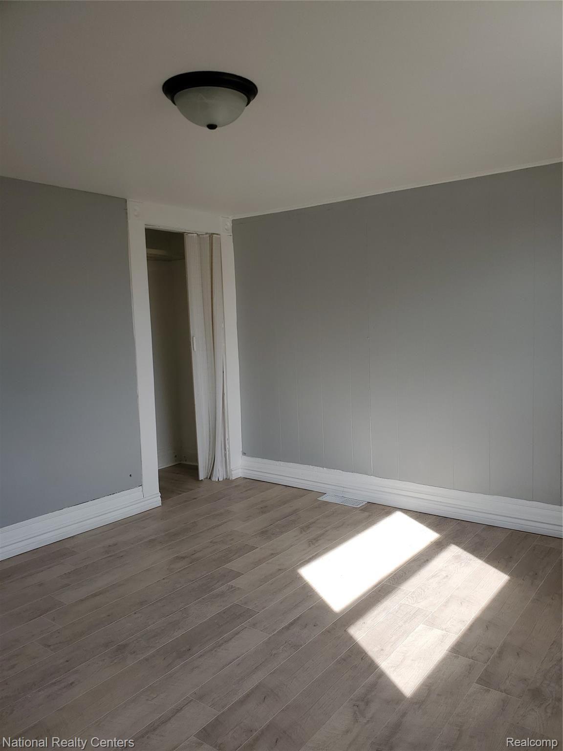 118 Henry Clay Avenue Pontiac City MI 48341