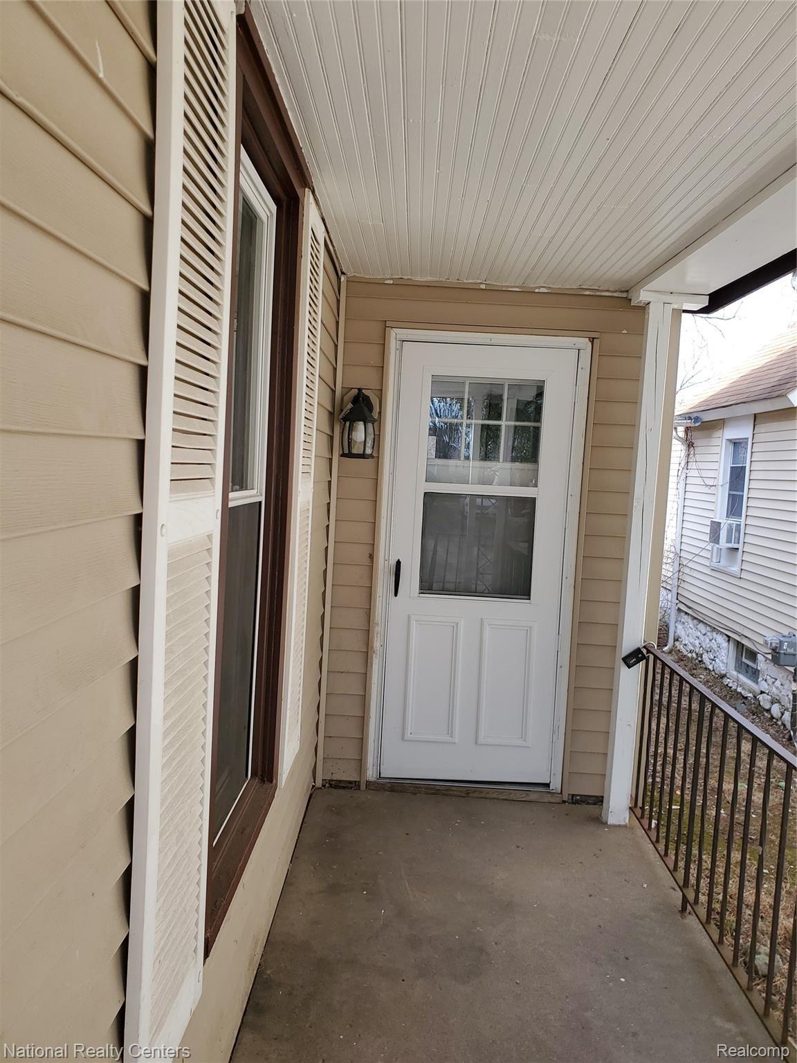 118 Henry Clay Avenue Pontiac City MI 48341