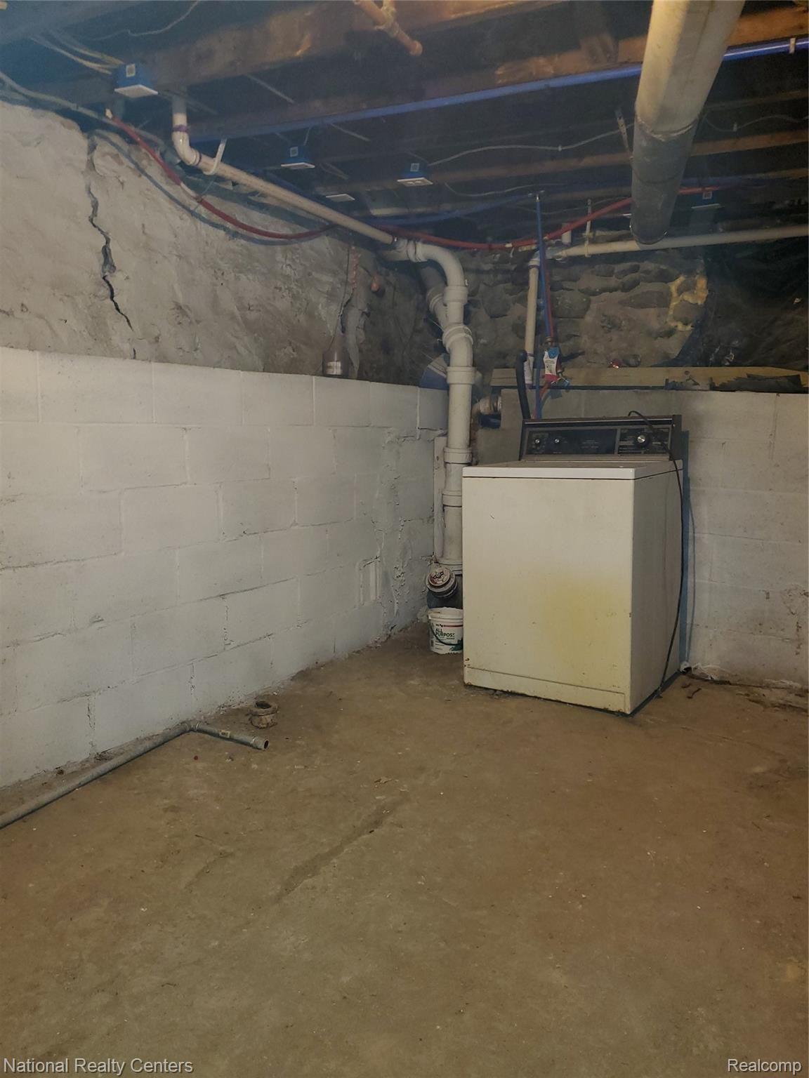 118 Henry Clay Avenue Pontiac City MI 48341