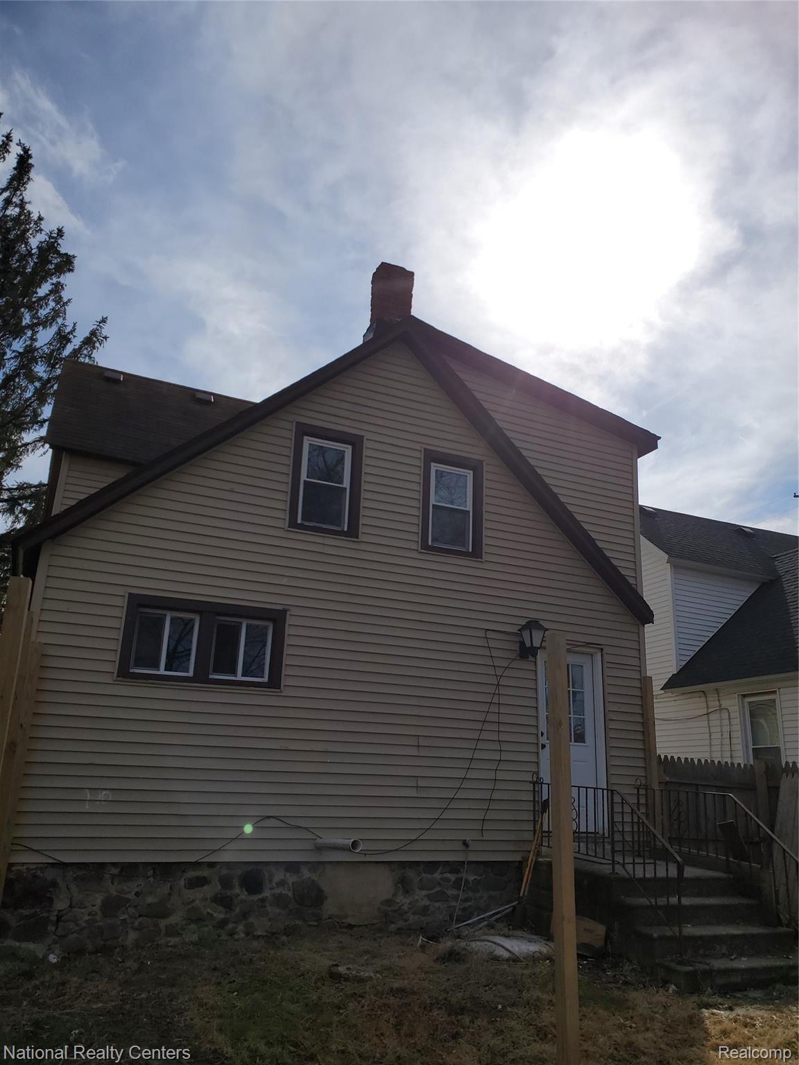 118 Henry Clay Avenue Pontiac City MI 48341
