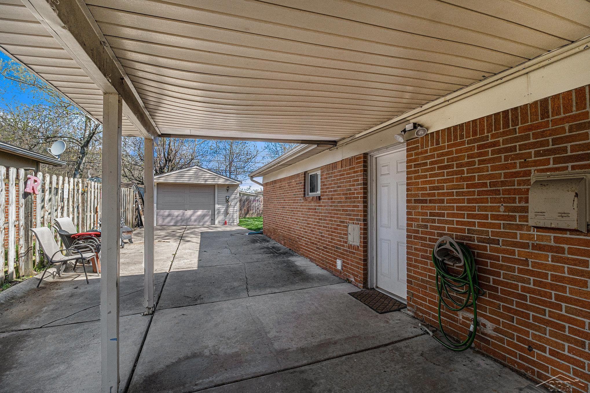 1405 Dulong Madison Heights City MI 48071