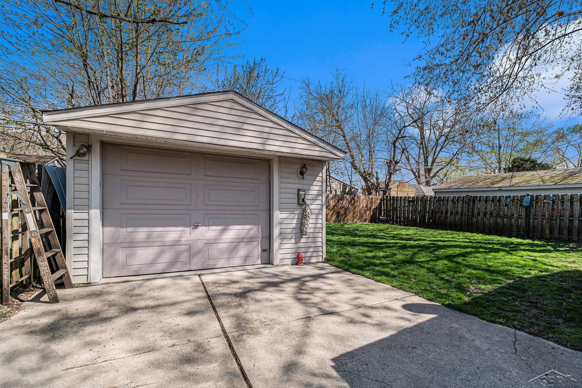 1405 Dulong Madison Heights City MI 48071