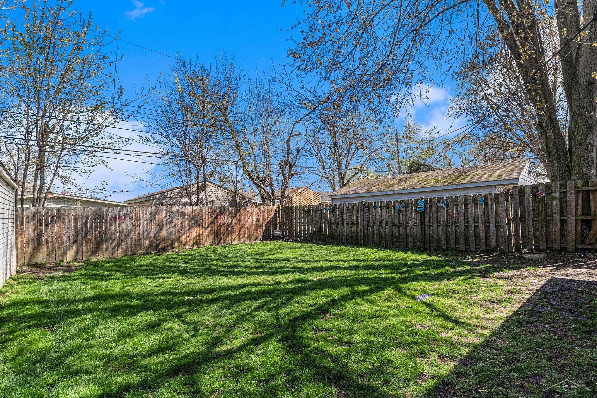 1405 Dulong Madison Heights City MI 48071